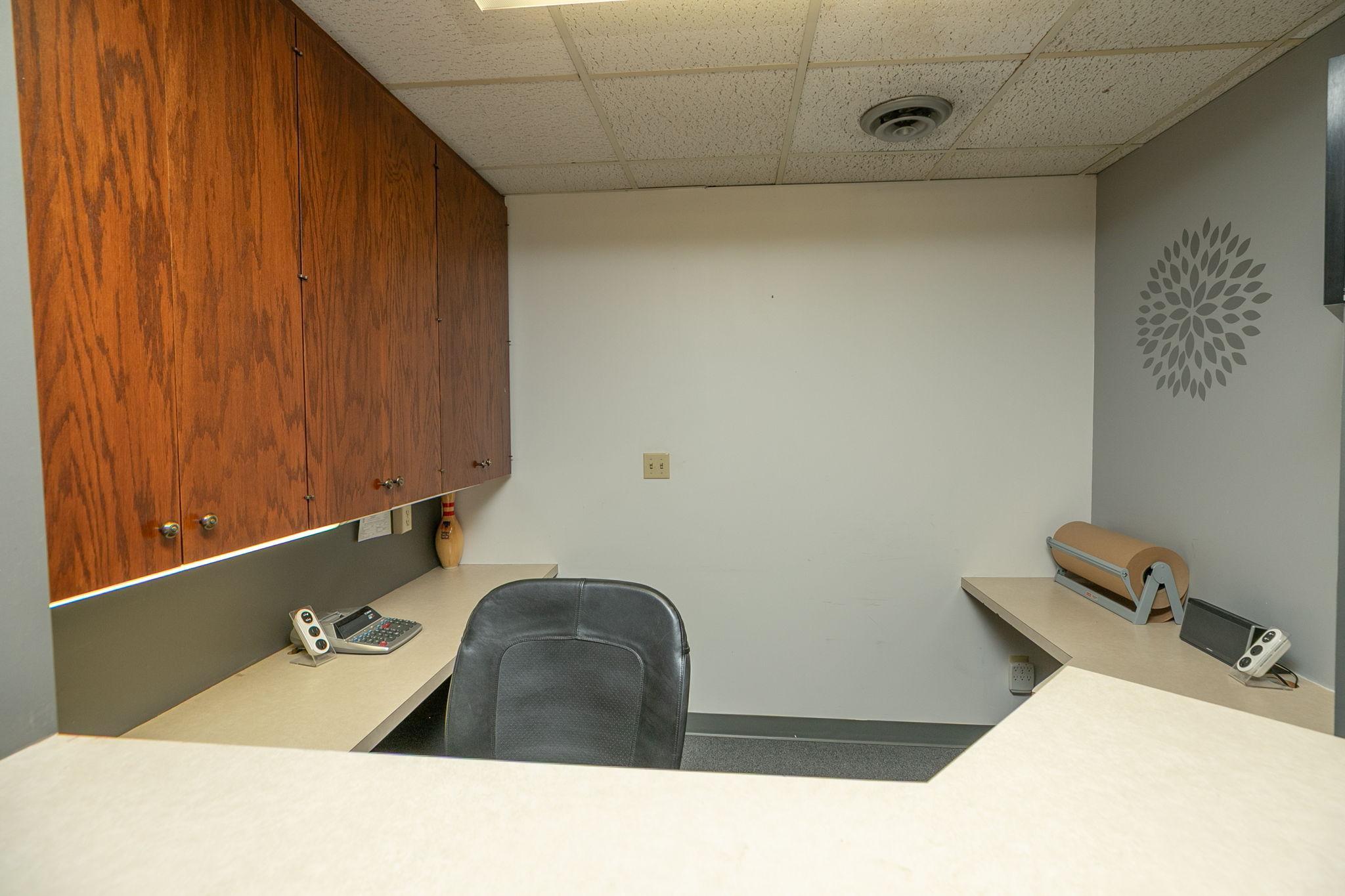 307 E Center Street Property Photo 4