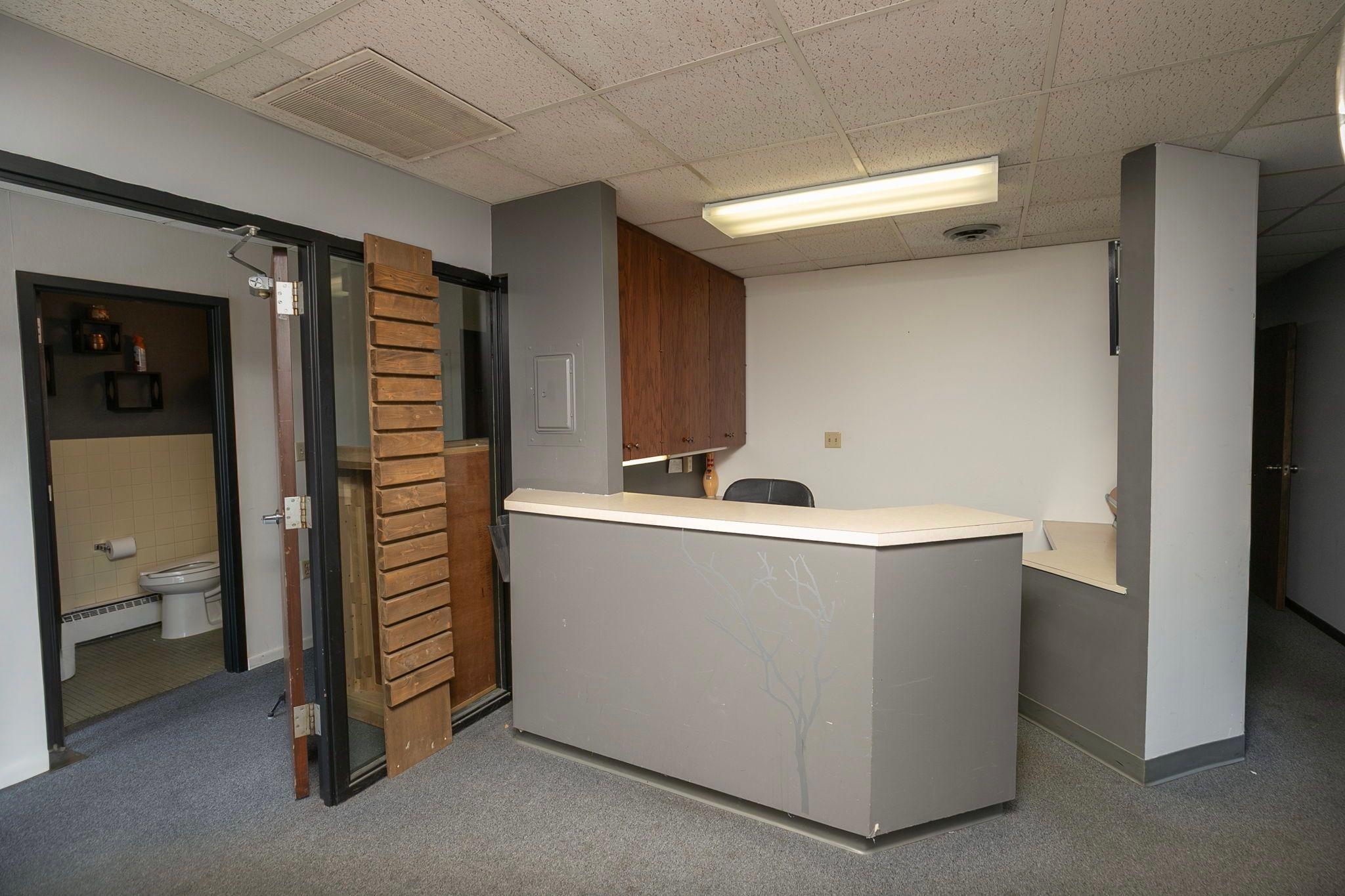 307 E Center Street Property Photo 6