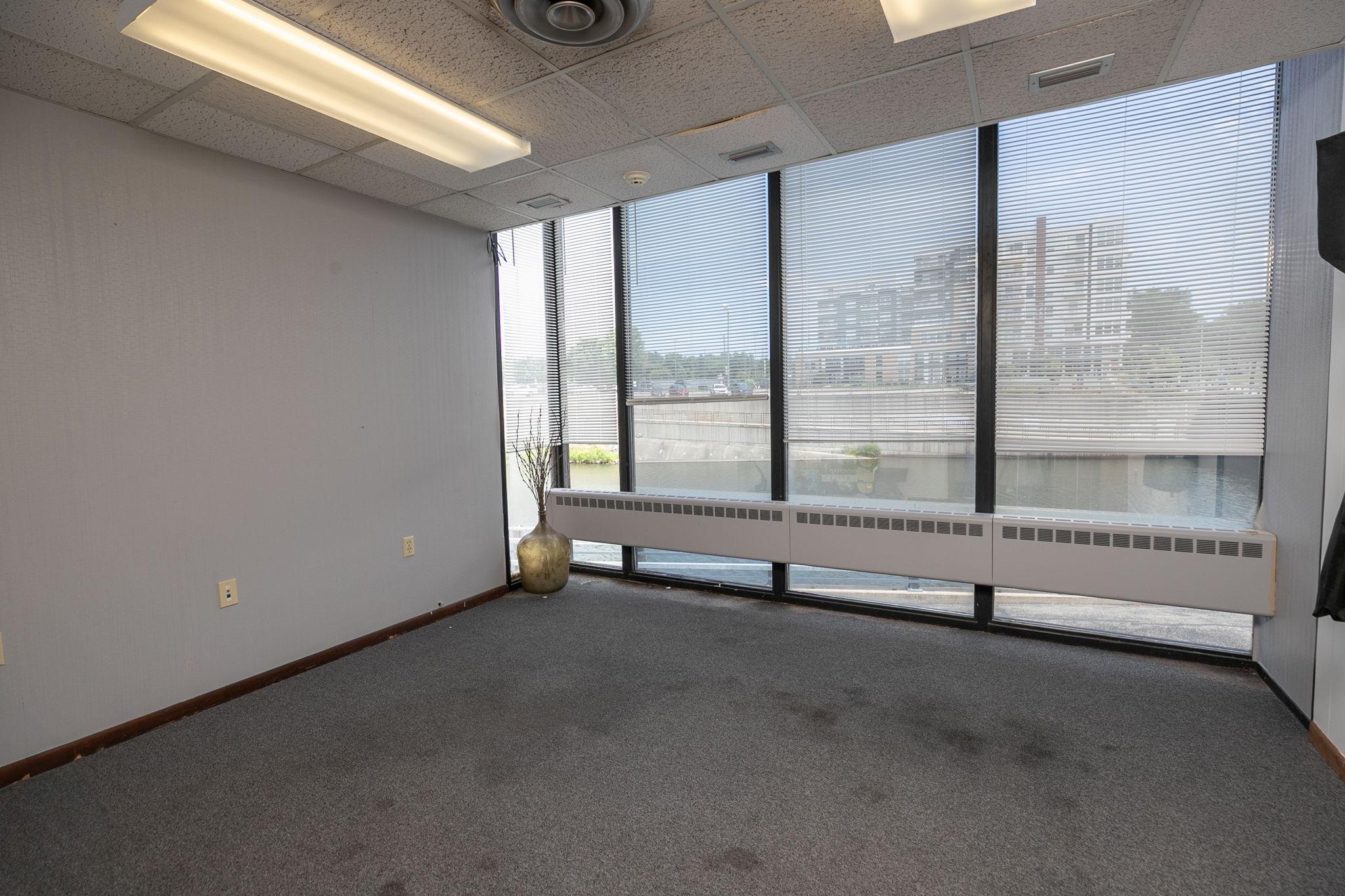 307 E Center Street Property Photo 9