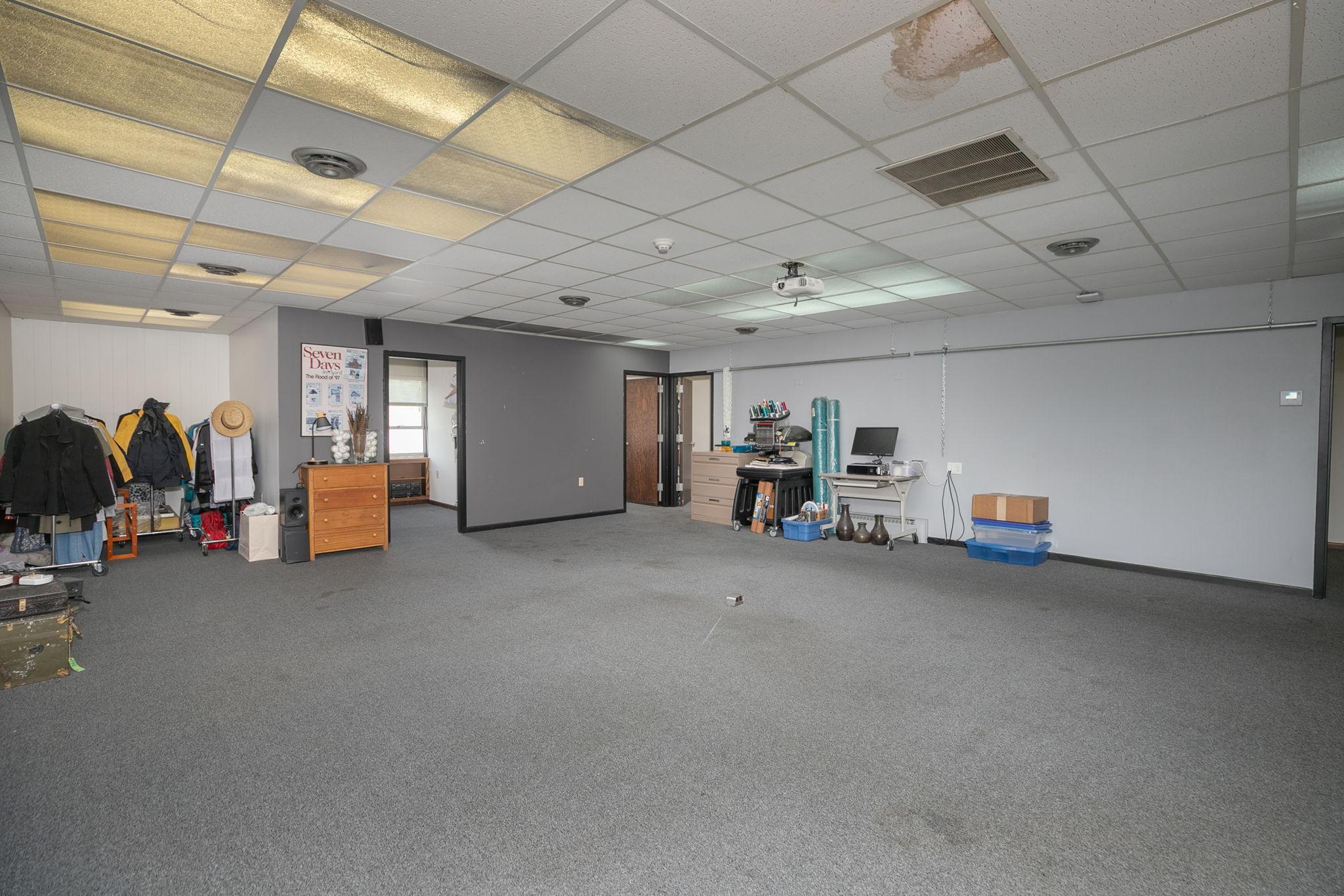307 E Center Street Property Photo 15