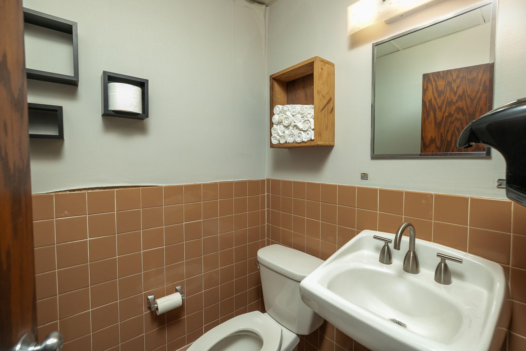 307 E Center Street Property Photo 35