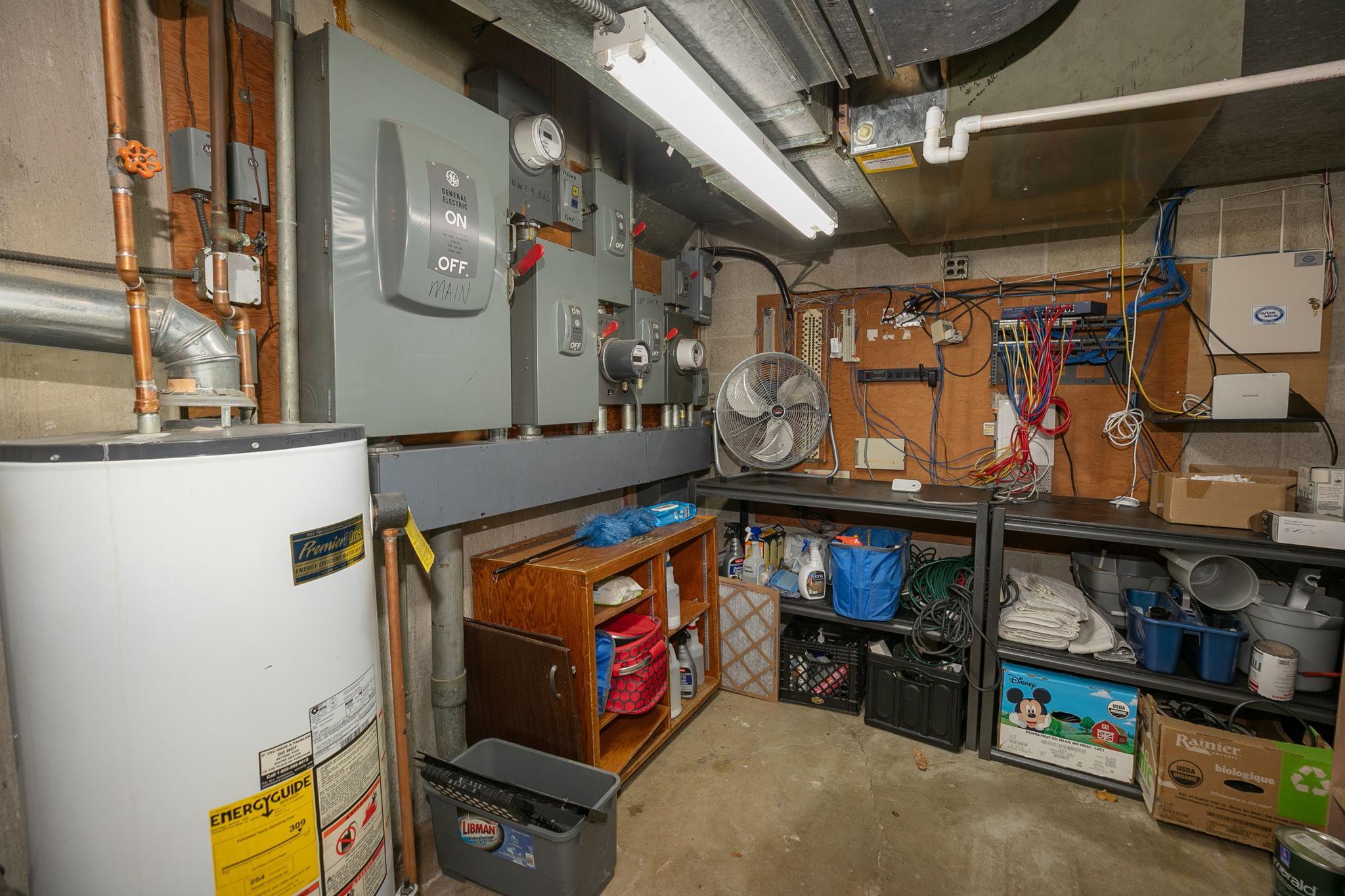 307 E Center Street Property Photo 38