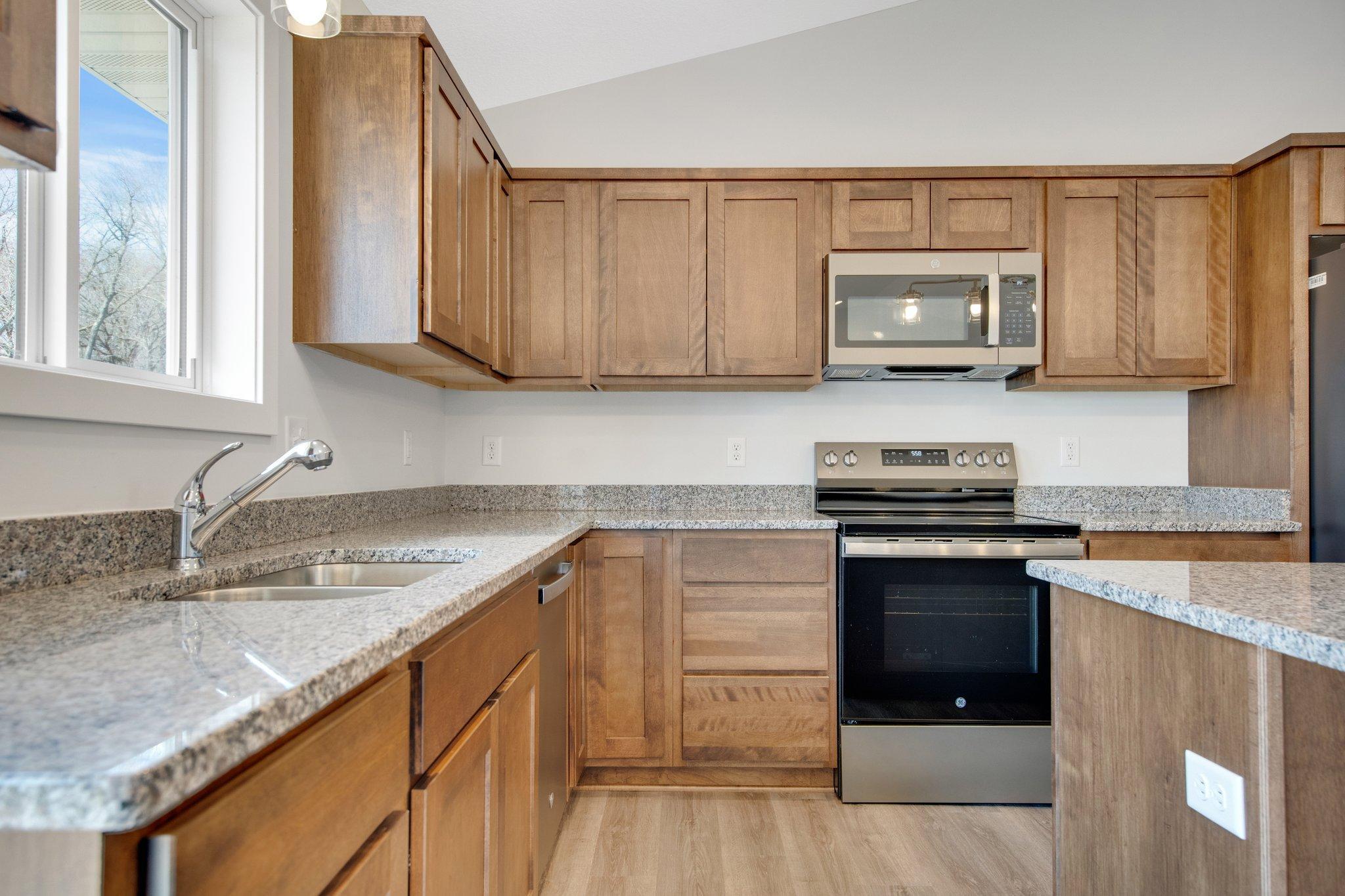 873 Sutherland Street Property Photo 4