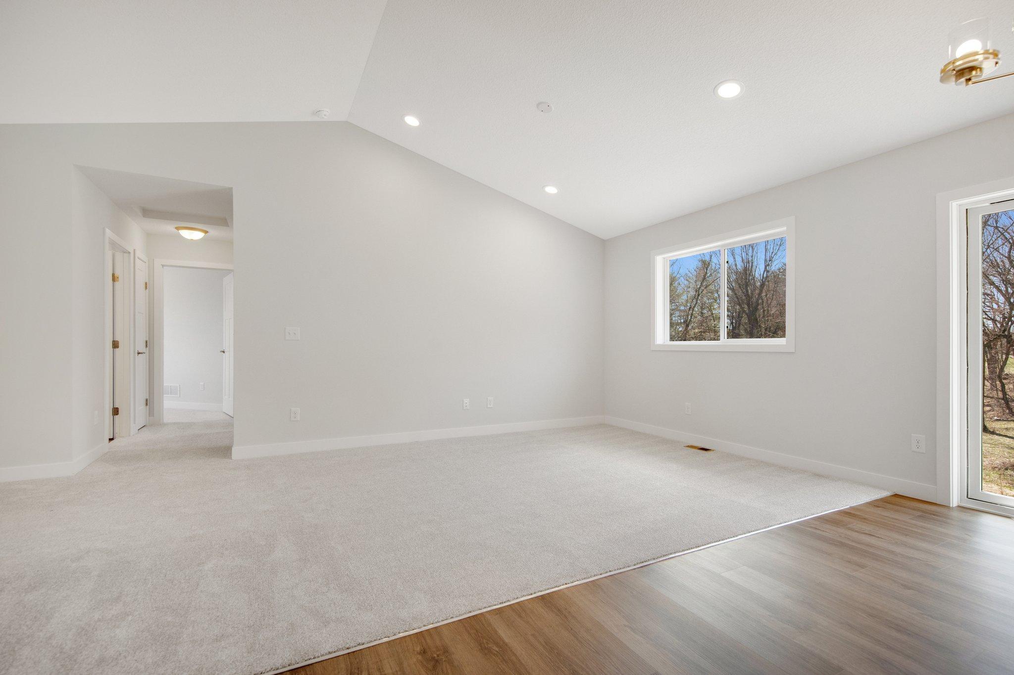 873 Sutherland Street Property Photo 14