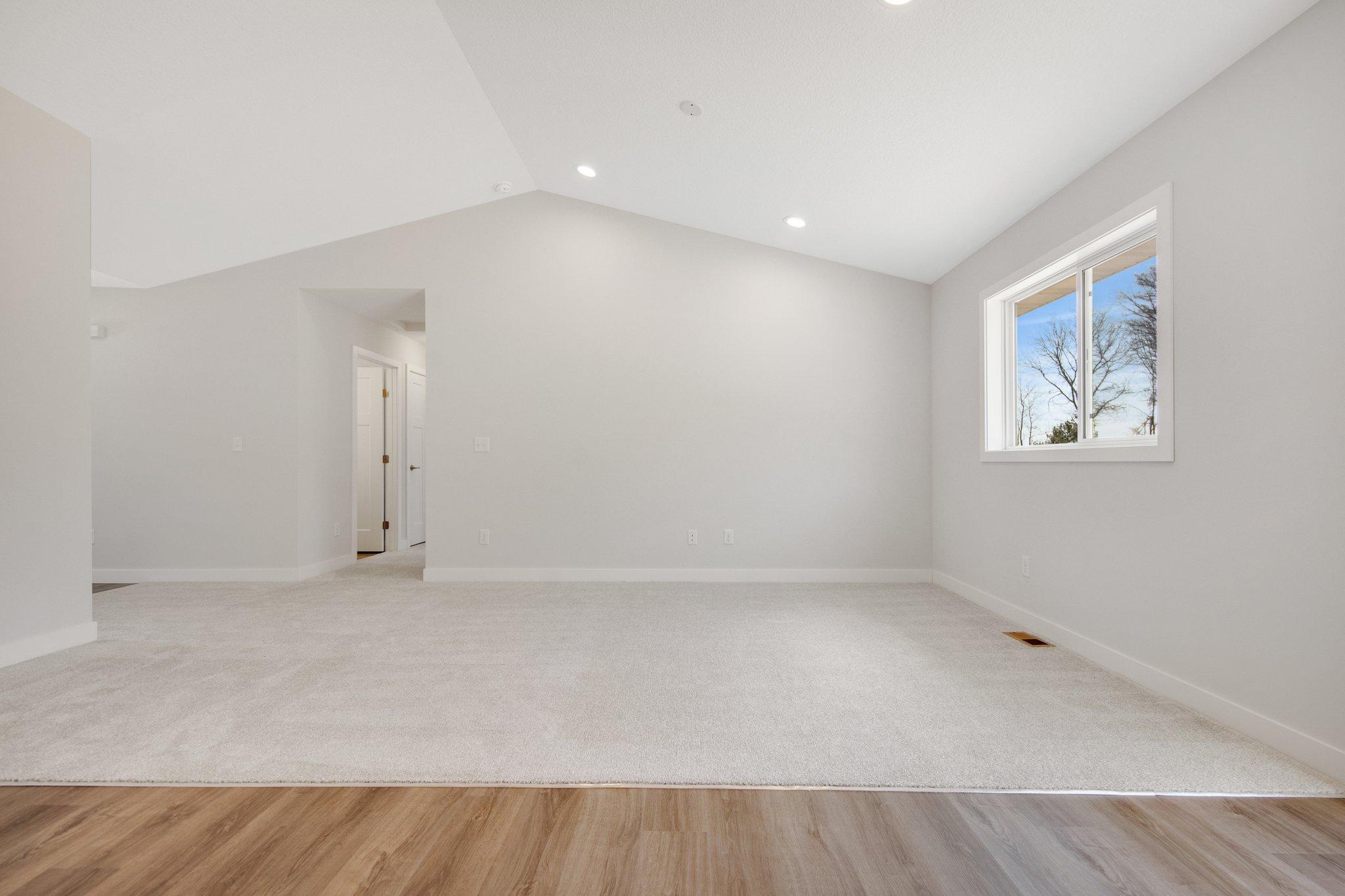 873 Sutherland Street Property Photo 15