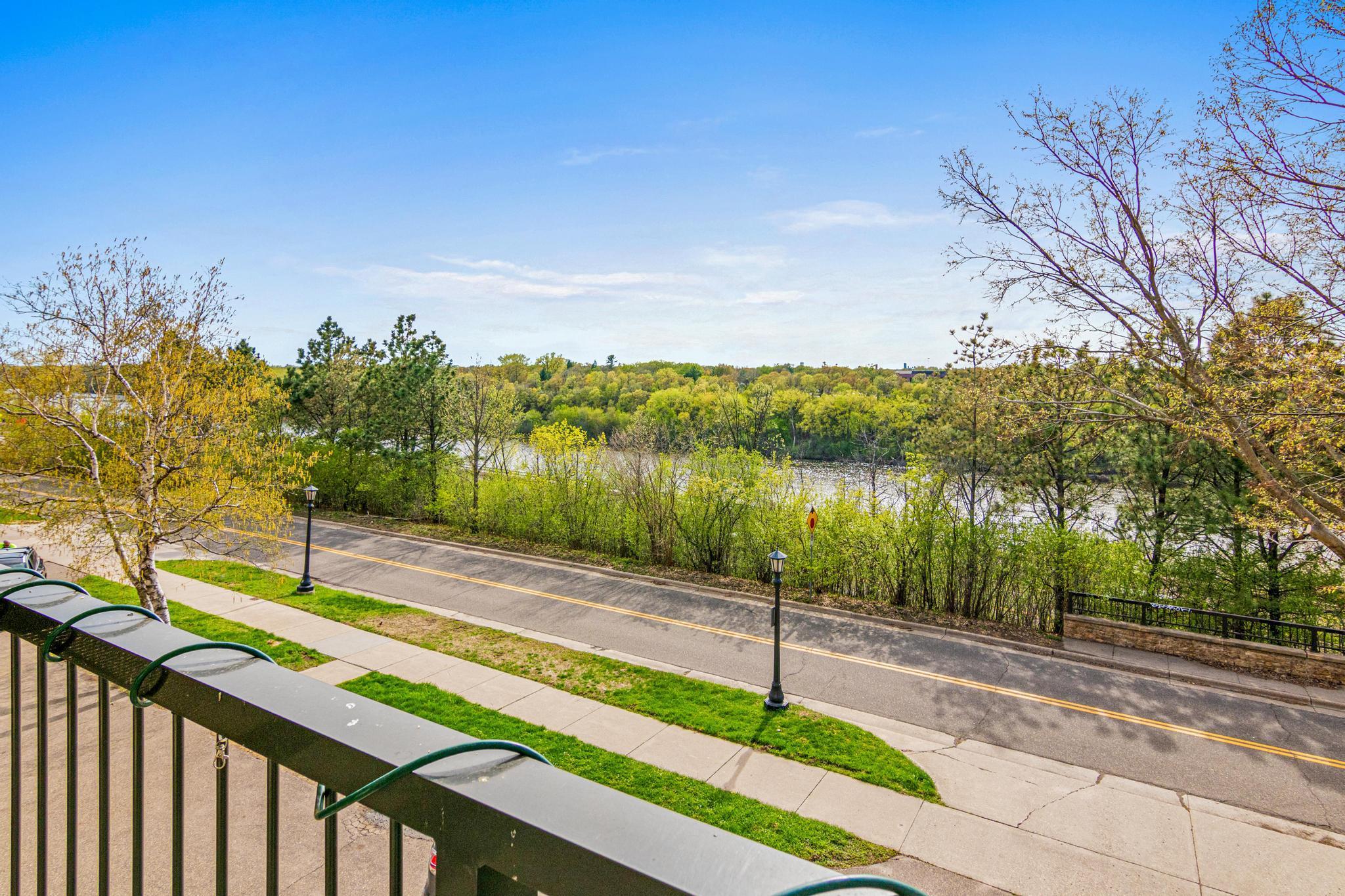 200 N Mississippi River Boulevard 2a Property Photo 37