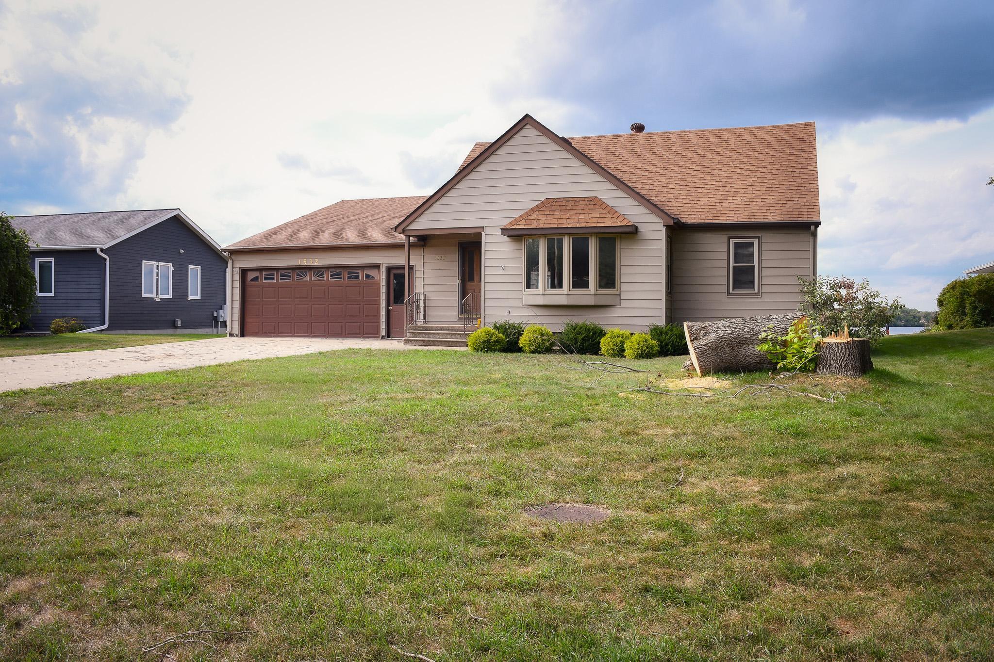1532 S Shore Drive Property Photo 1
