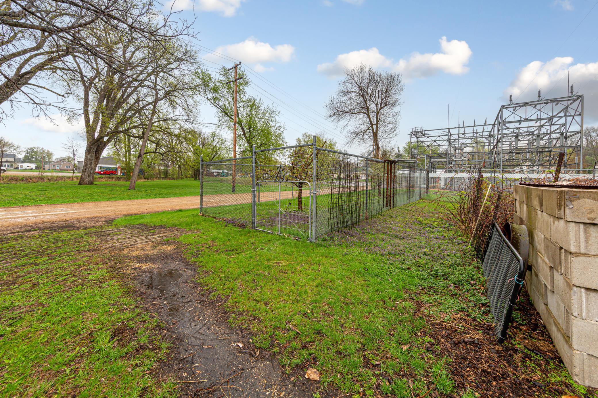 425 2nd Street S Property Photo 8