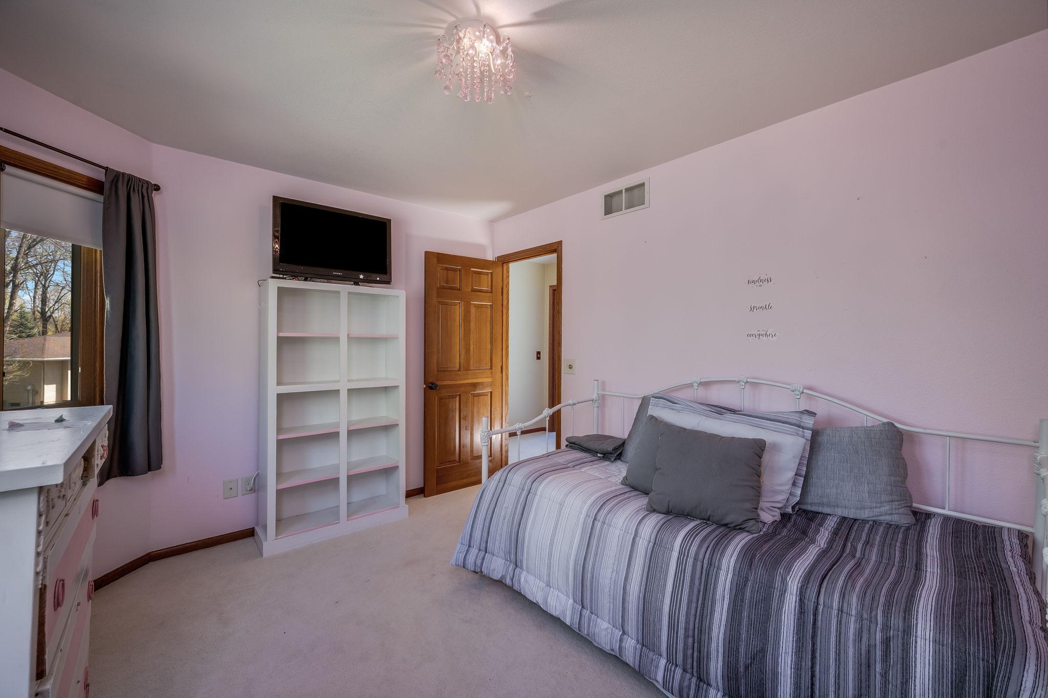 180 Joray Drive Property Photo 8