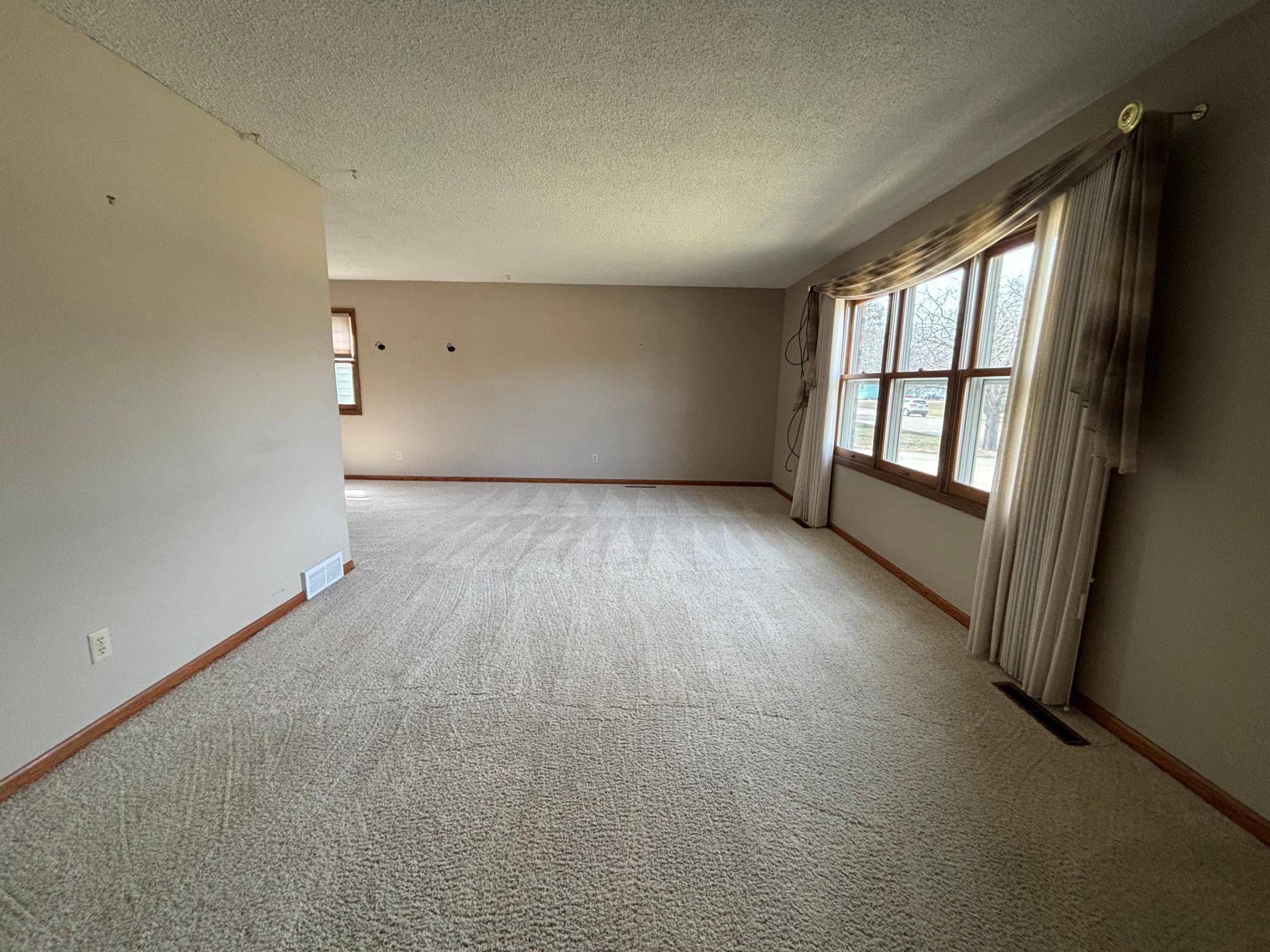 804 Crocker Avenue S Property Photo 6
