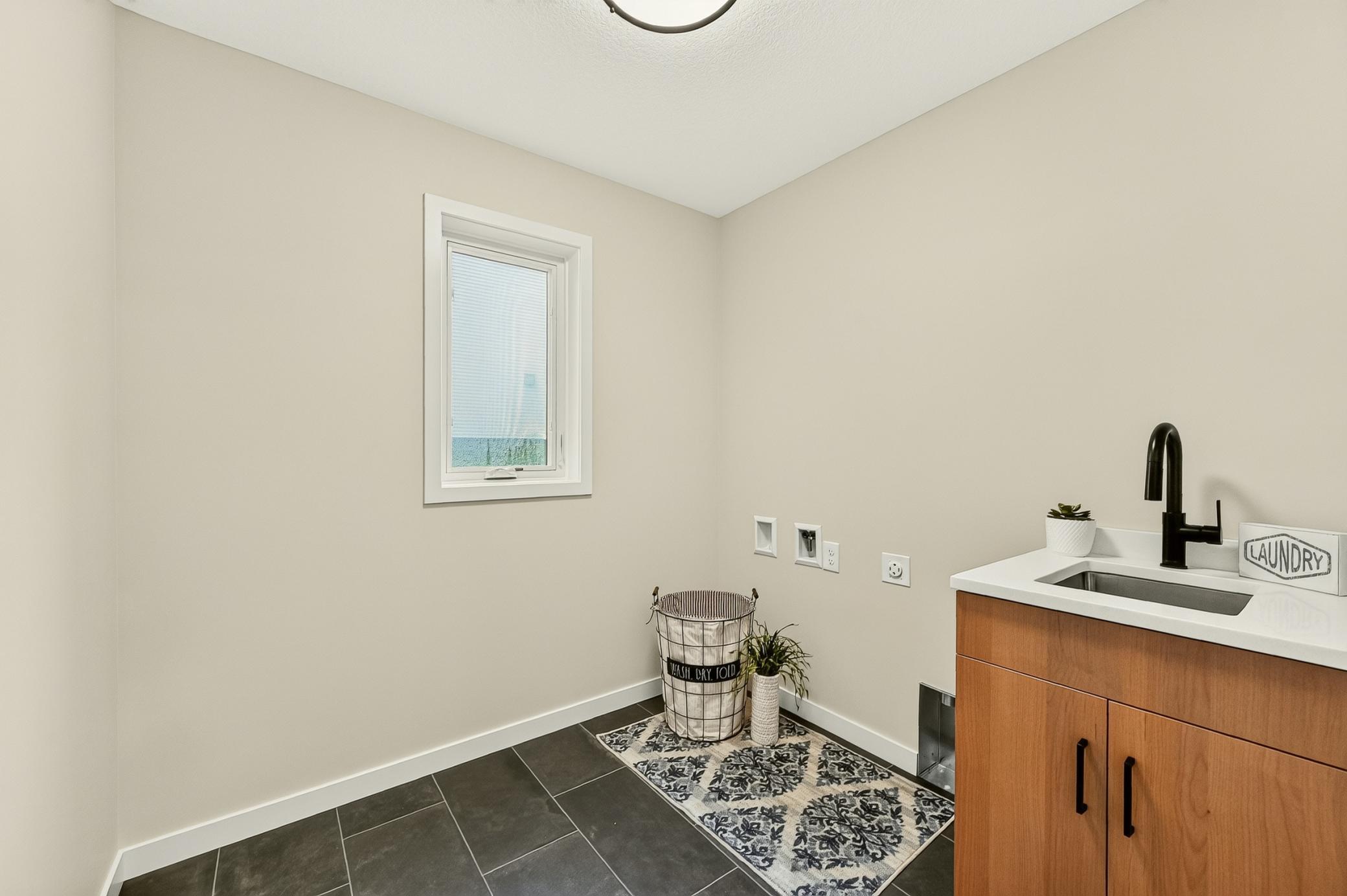 3449 Stonehedge Drive Ne Property Photo 6