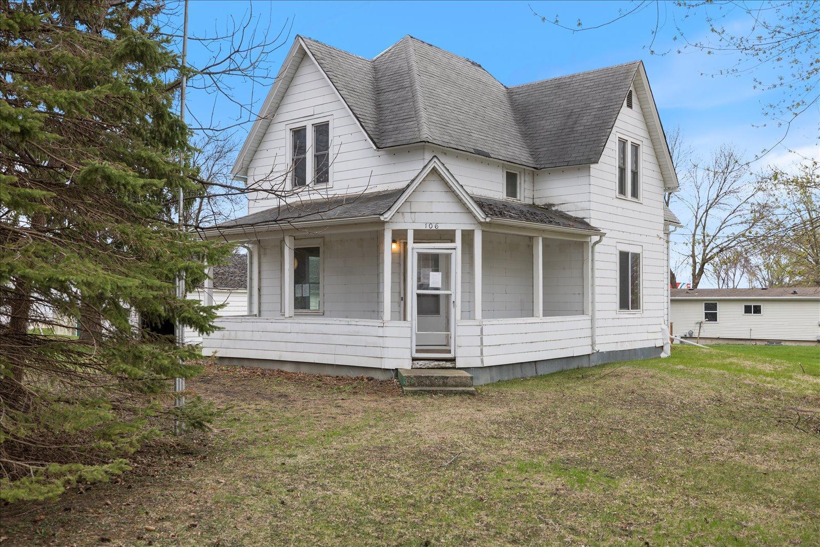 106 E Park Avenue Property Photo 1