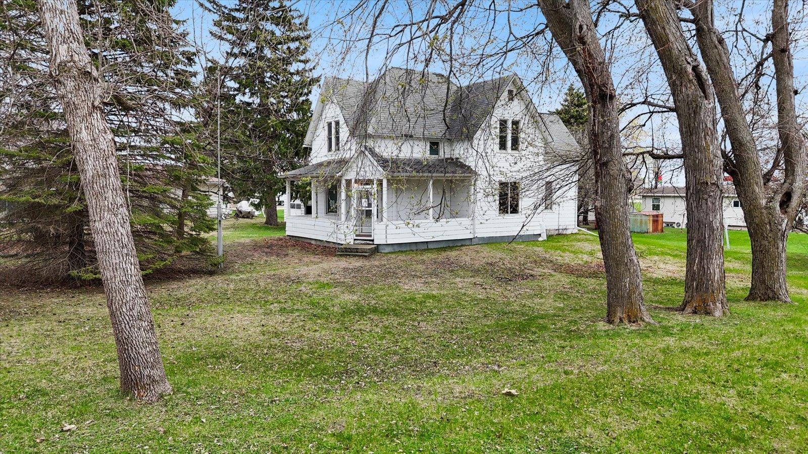 106 E Park Avenue Property Photo 2