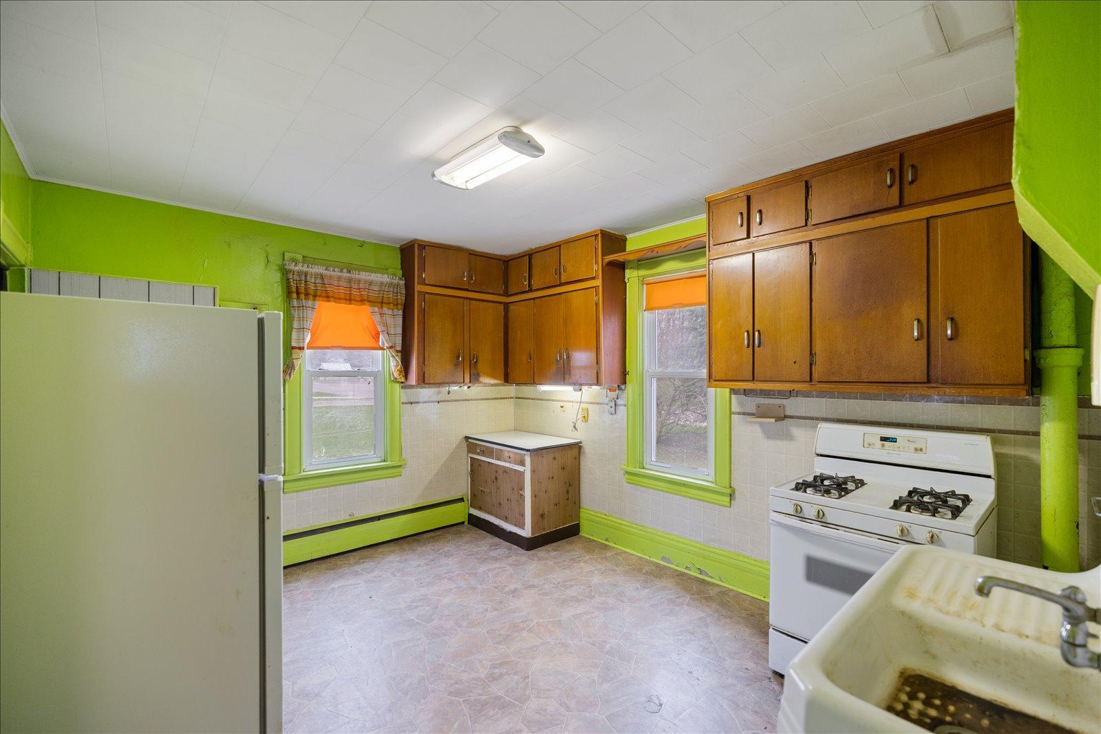 106 E Park Avenue Property Photo 6