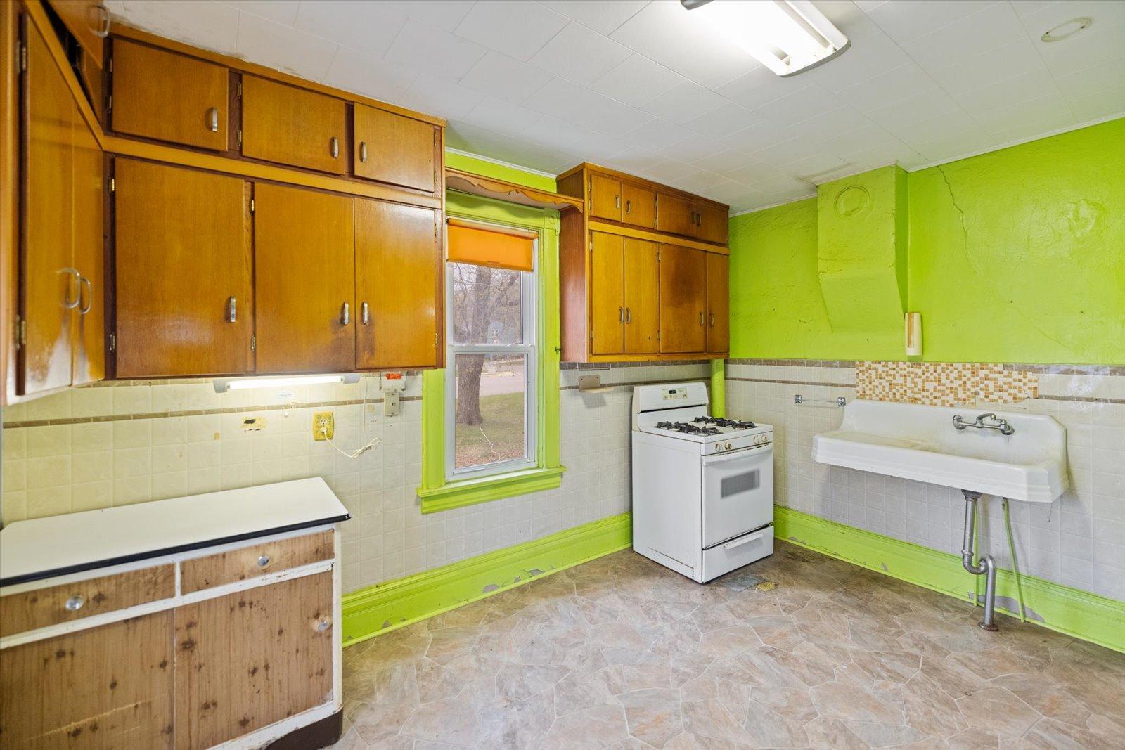 106 E Park Avenue Property Photo 7