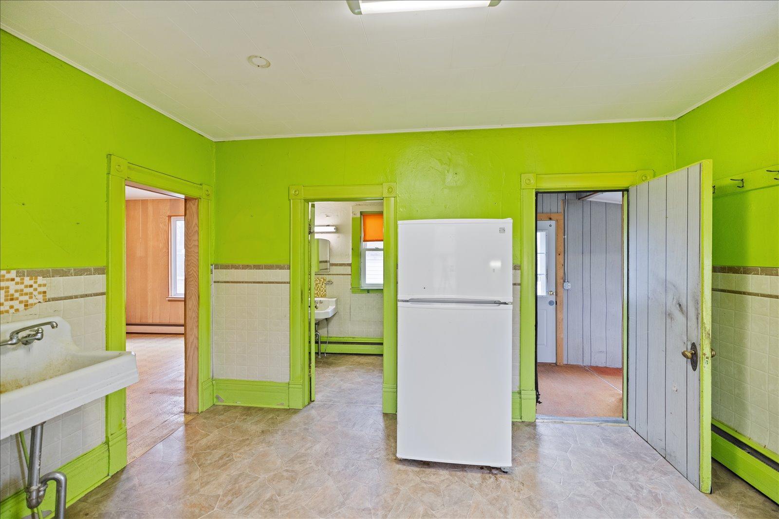 106 E Park Avenue Property Photo 9