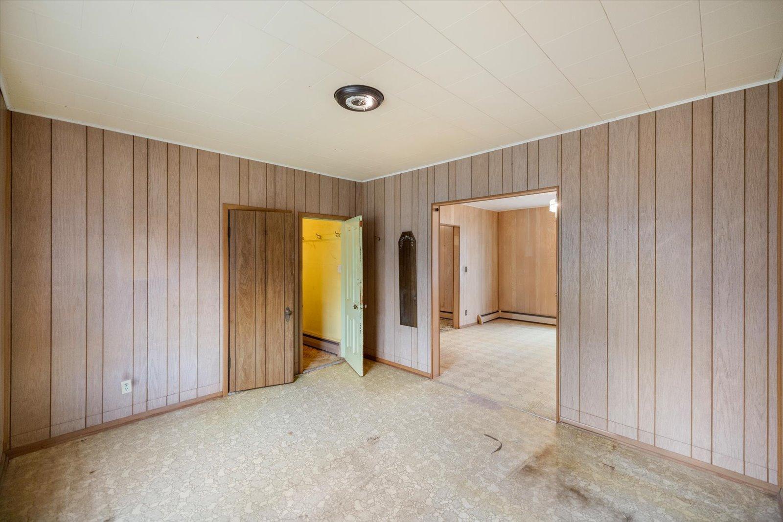 106 E Park Avenue Property Photo 10
