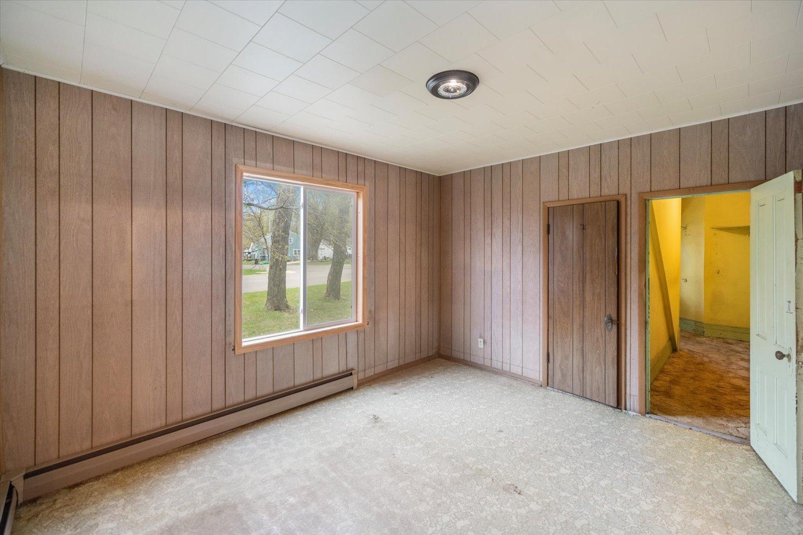 106 E Park Avenue Property Photo 11