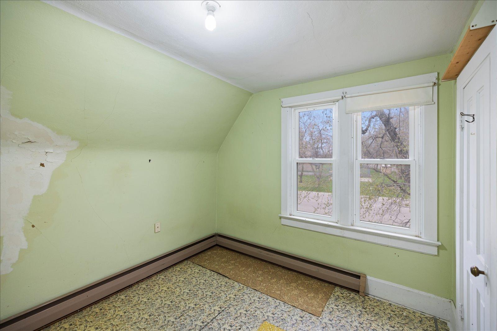 106 E Park Avenue Property Photo 19