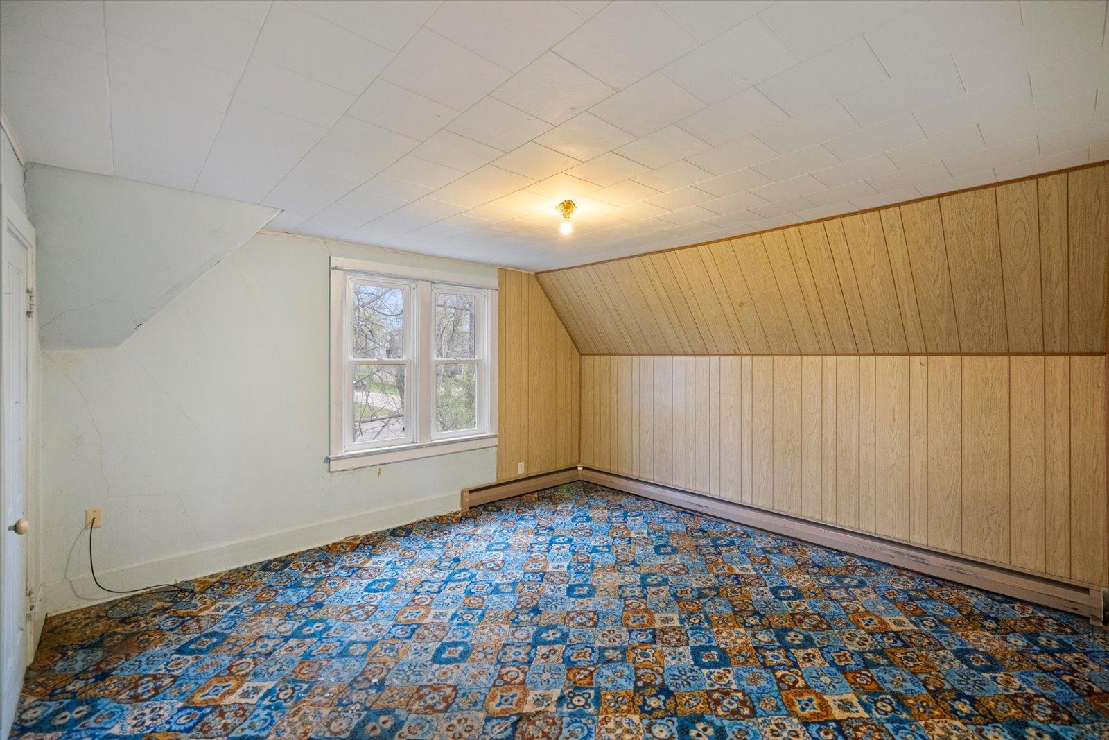 106 E Park Avenue Property Photo 21