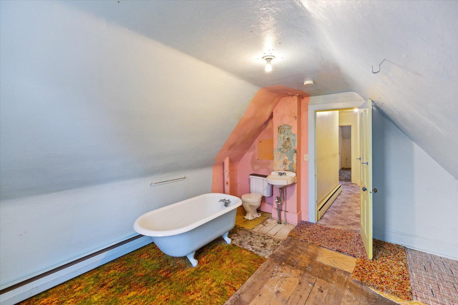 106 E Park Avenue Property Photo 27