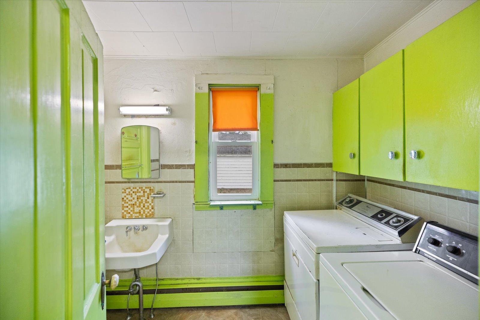 106 E Park Avenue Property Photo 29
