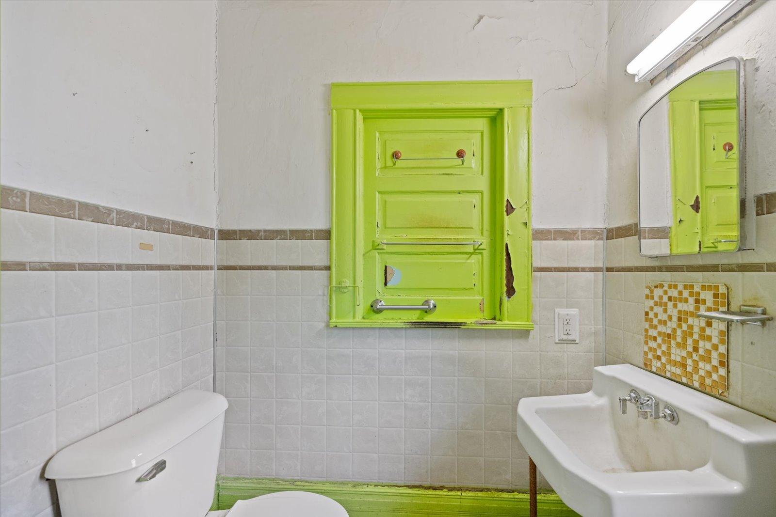 106 E Park Avenue Property Photo 30