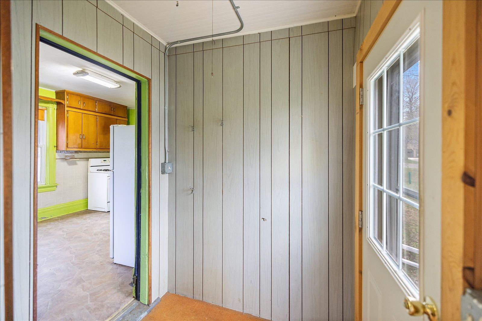 106 E Park Avenue Property Photo 34