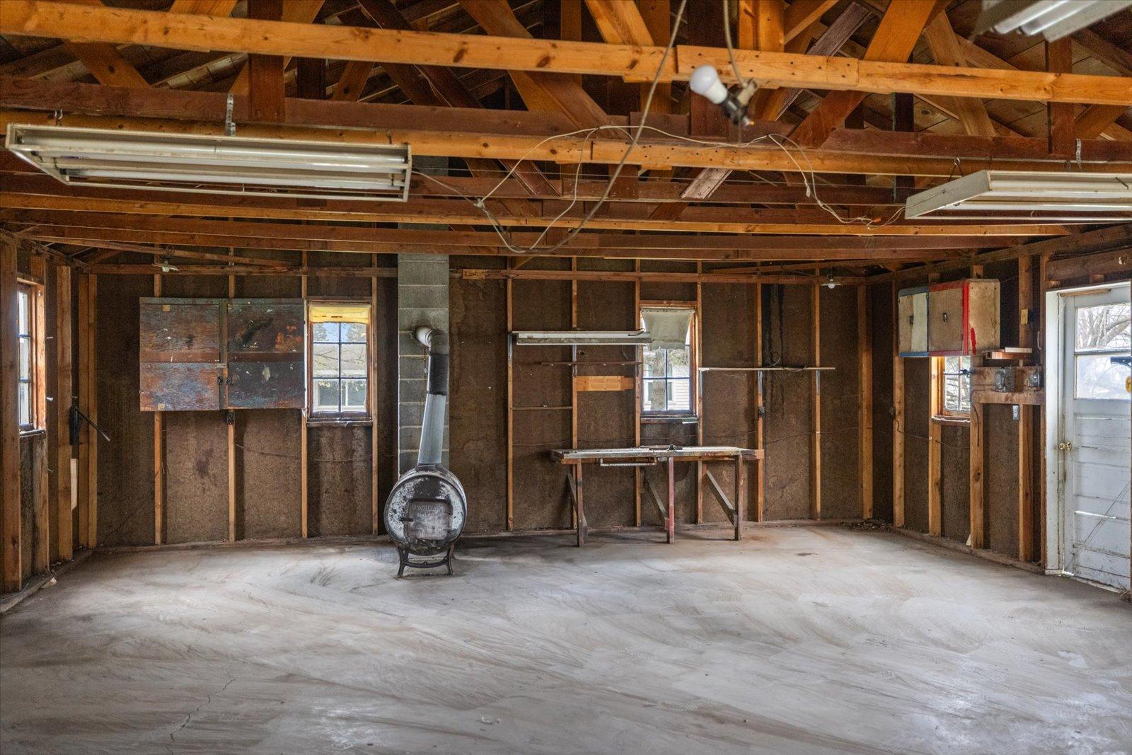 106 E Park Avenue Property Photo 36