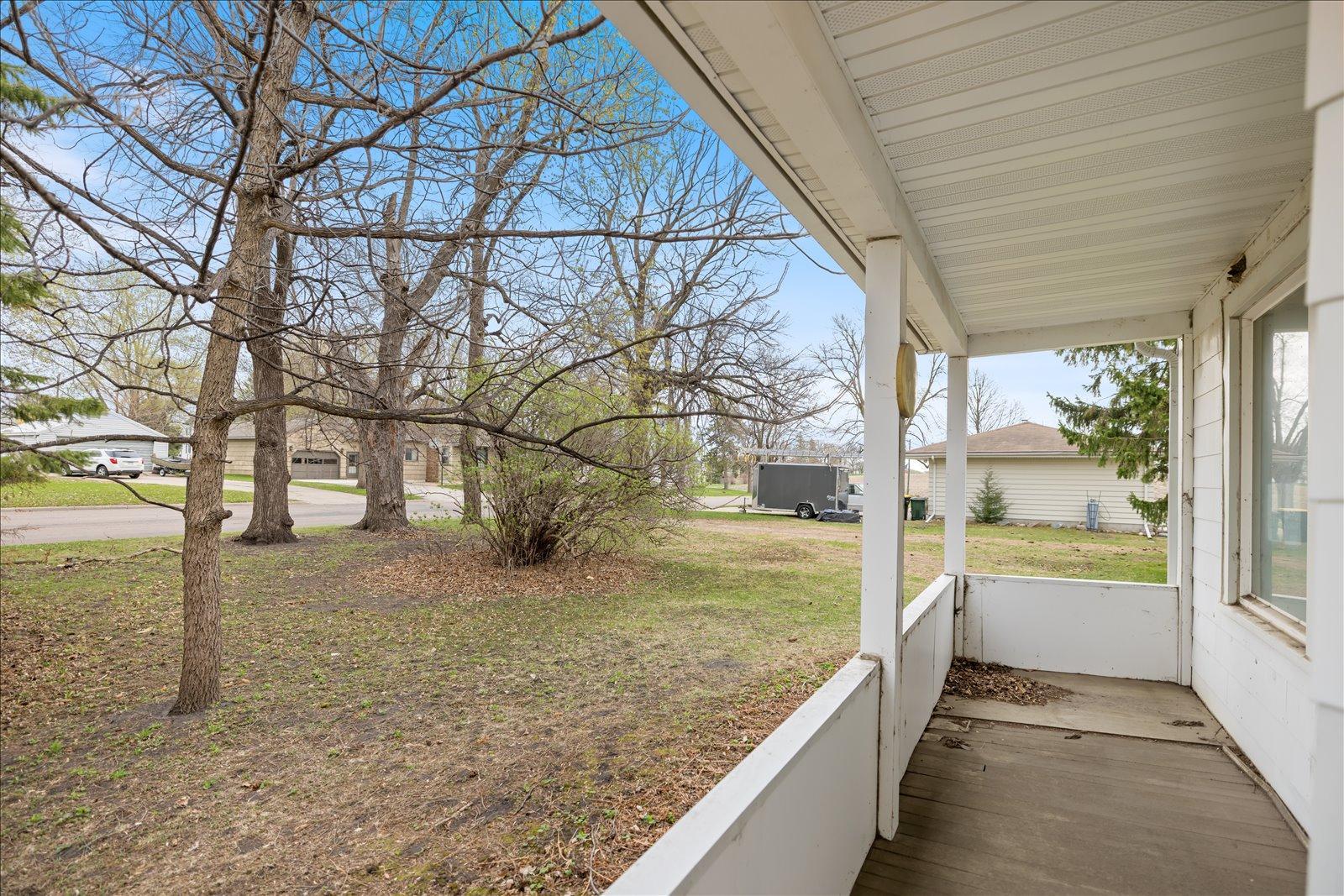 106 E Park Avenue Property Photo 40