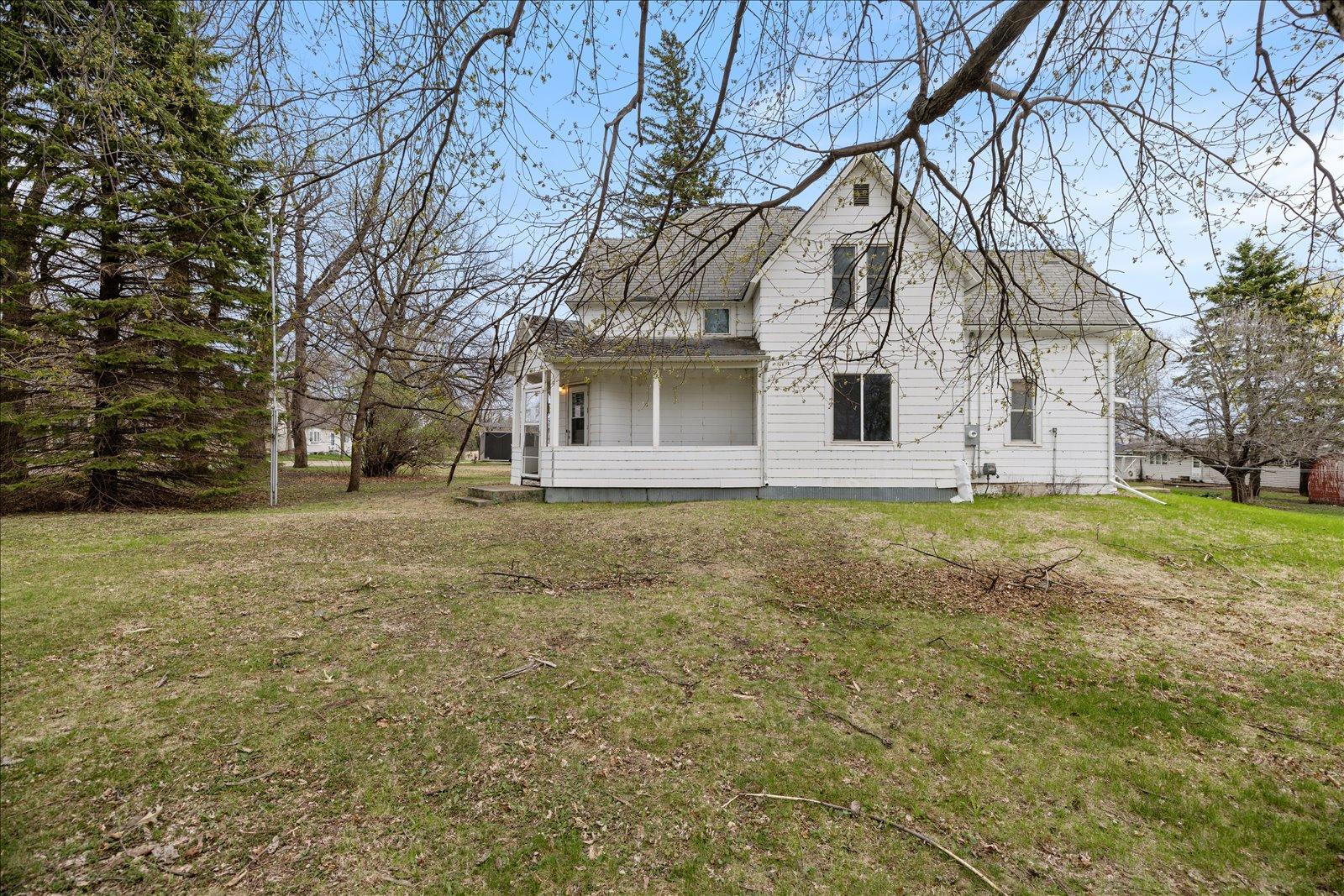 106 E Park Avenue Property Photo 47