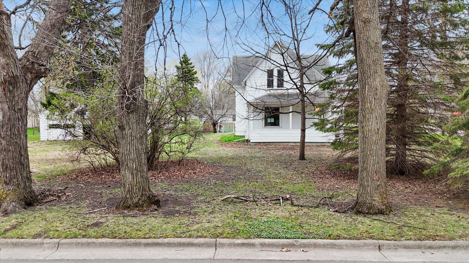106 E Park Avenue Property Photo 48