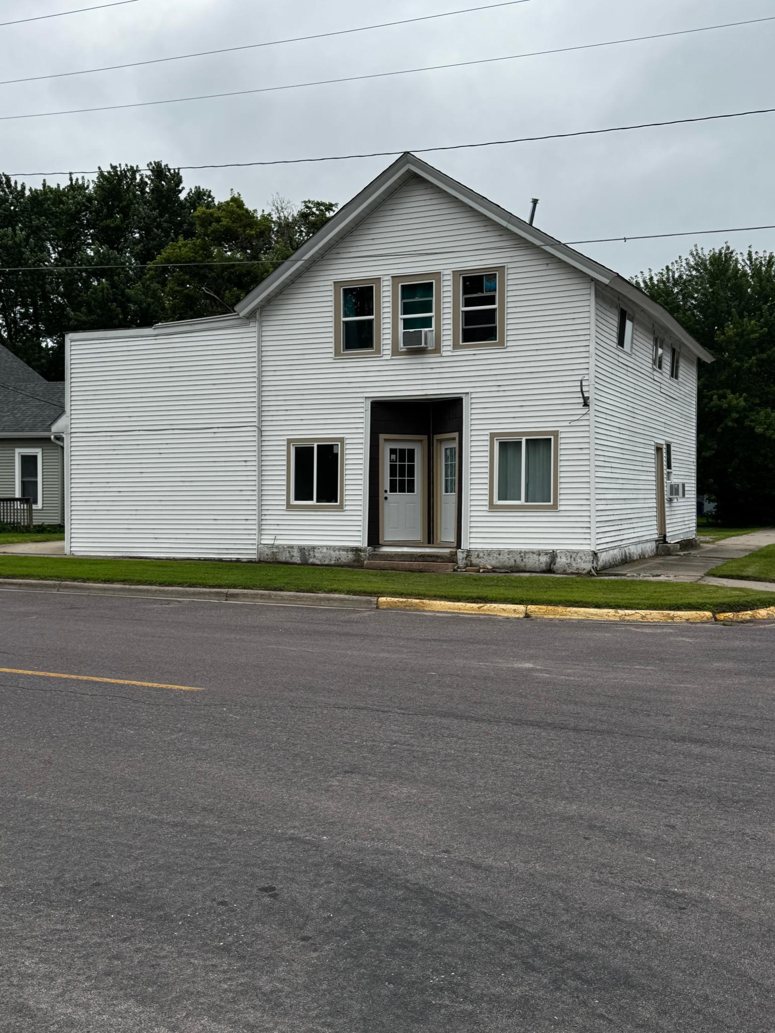 241 Webster Street N Property Photo 1