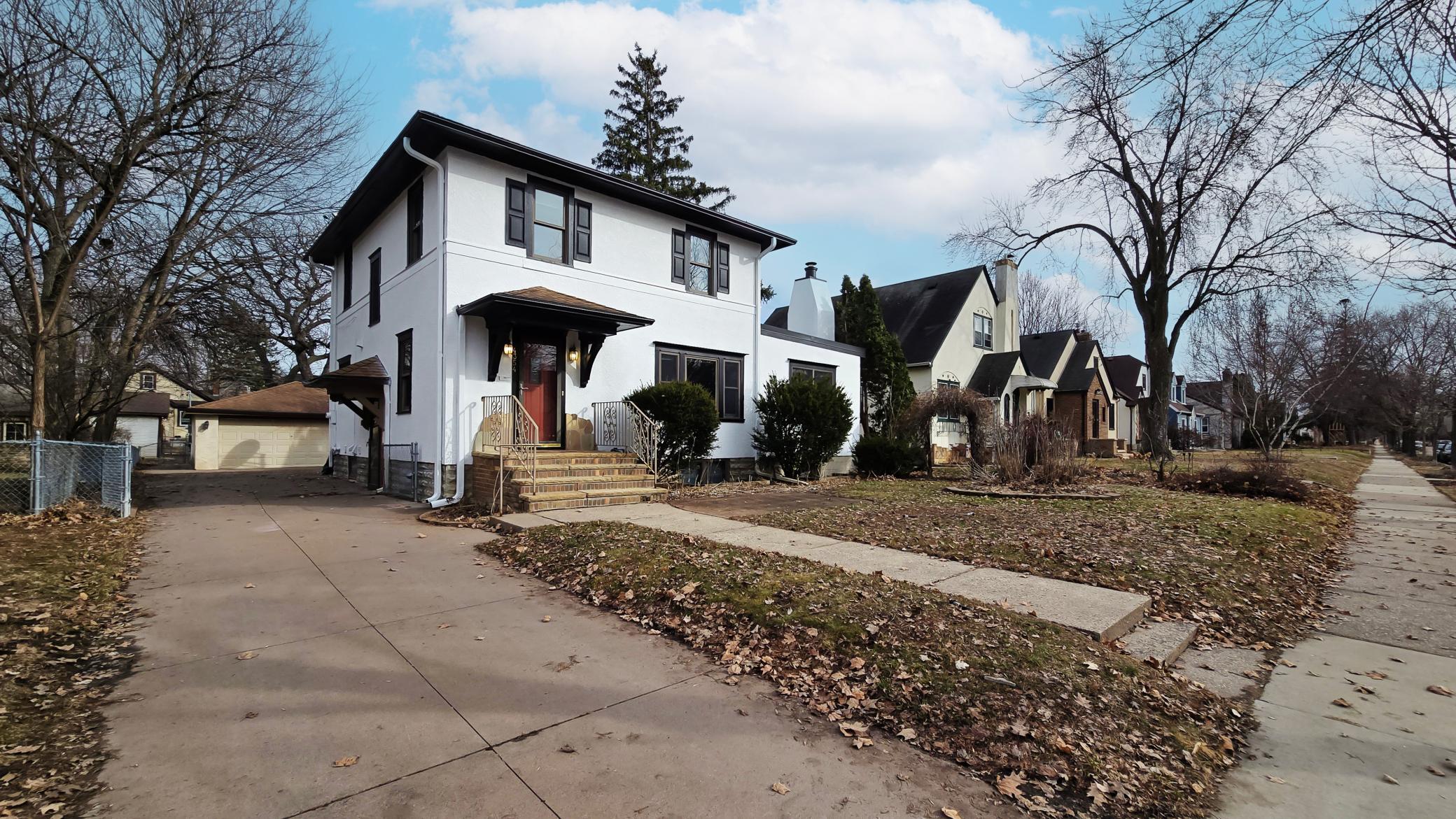 4354 Upton Avenue N Property Photo 3