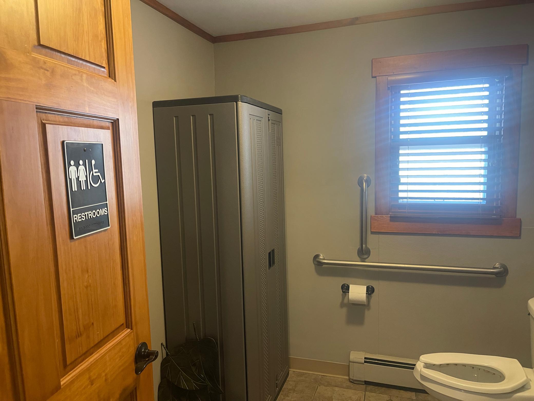 7072 Fairview Road Property Photo 12