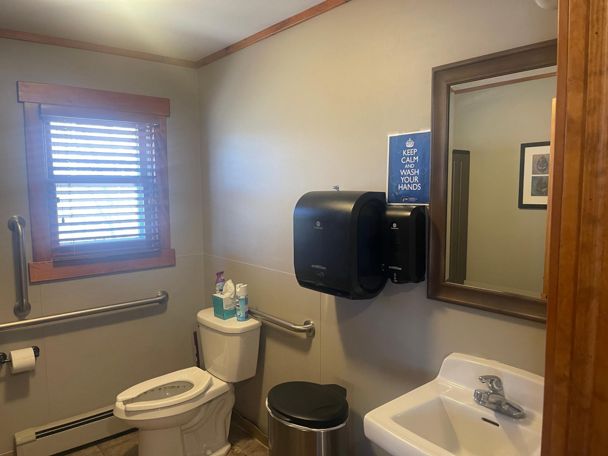 7072 Fairview Road Property Photo 28