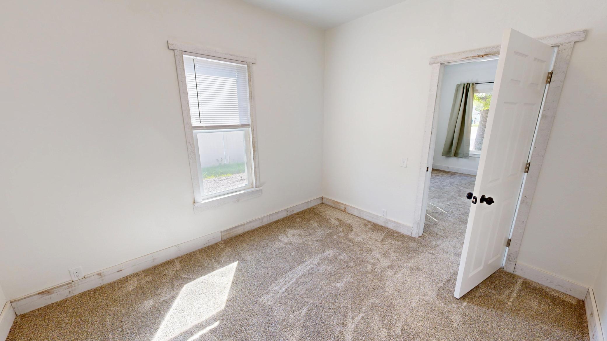 447 E Schlieman Avenue Property Photo 10