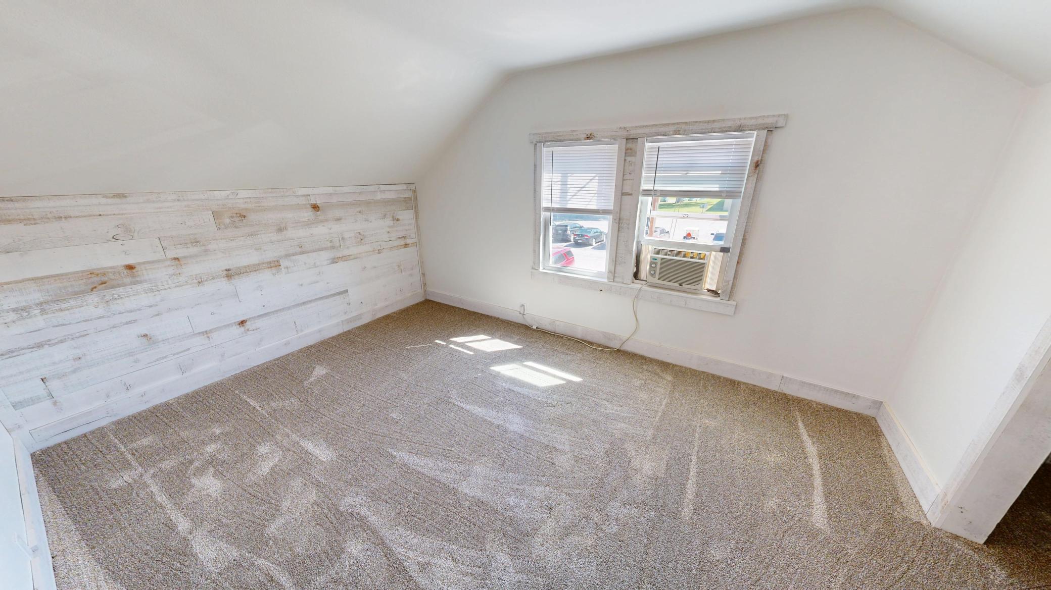 447 E Schlieman Avenue Property Photo 12