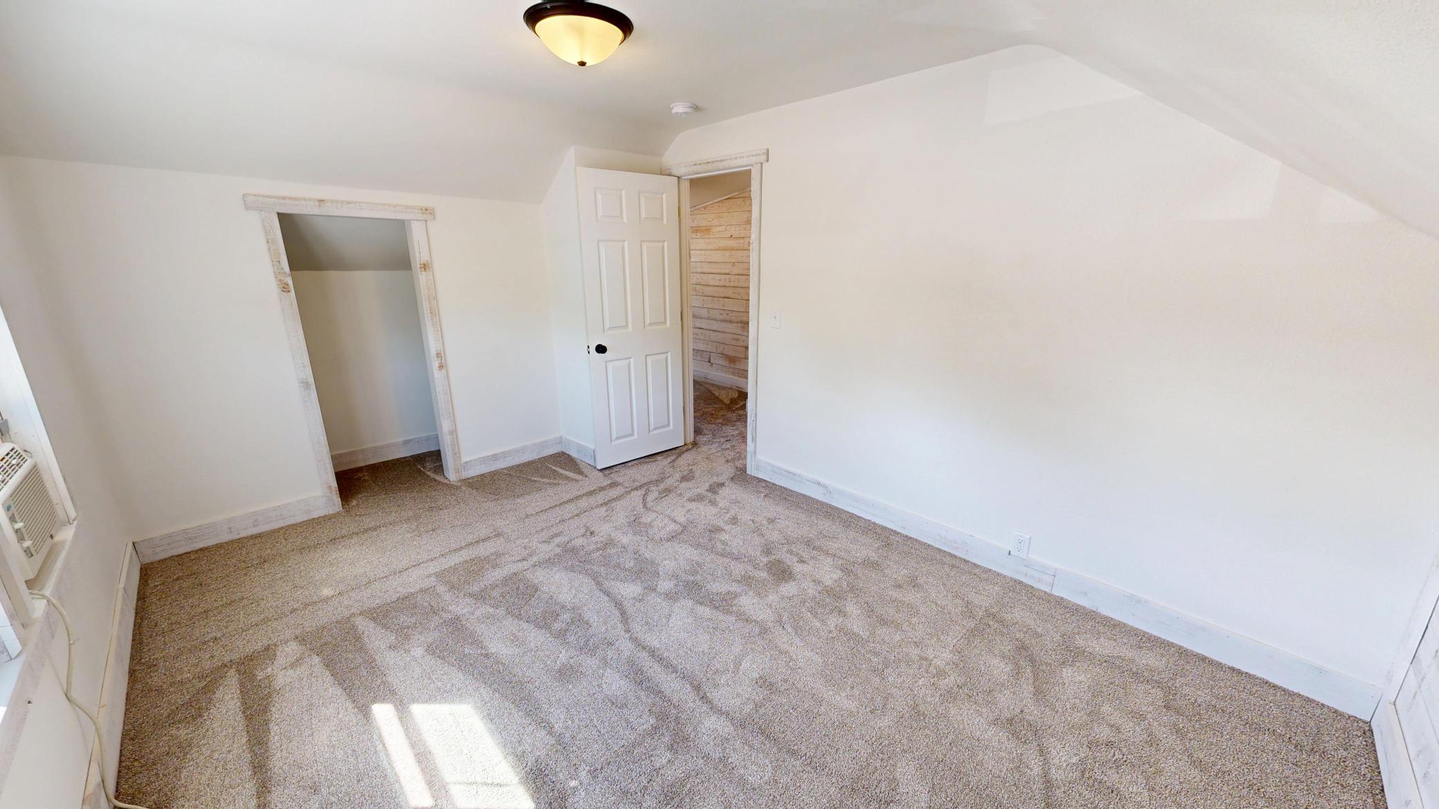 447 E Schlieman Avenue Property Photo 13