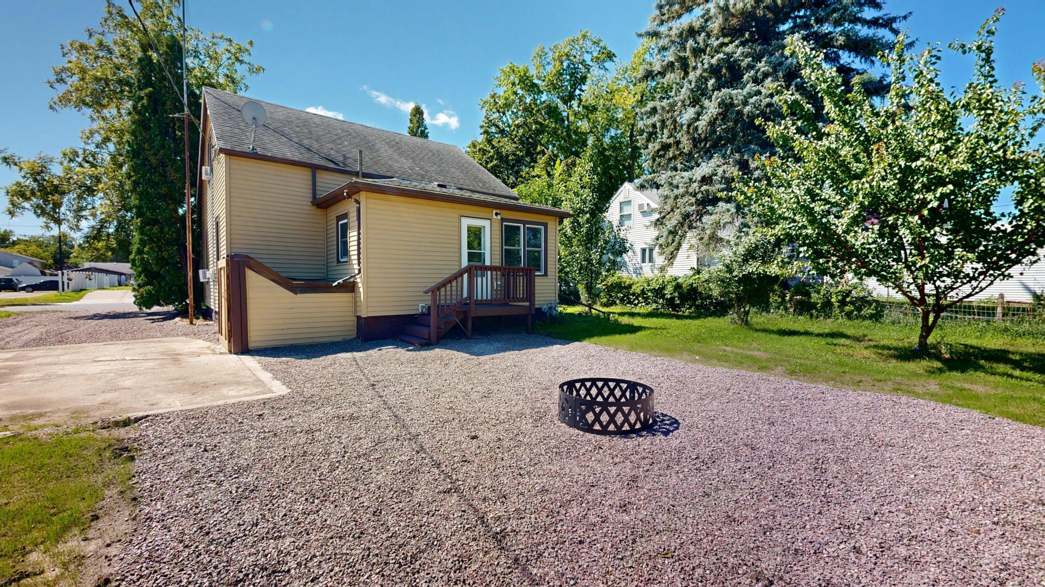 447 E Schlieman Avenue Property Photo 23