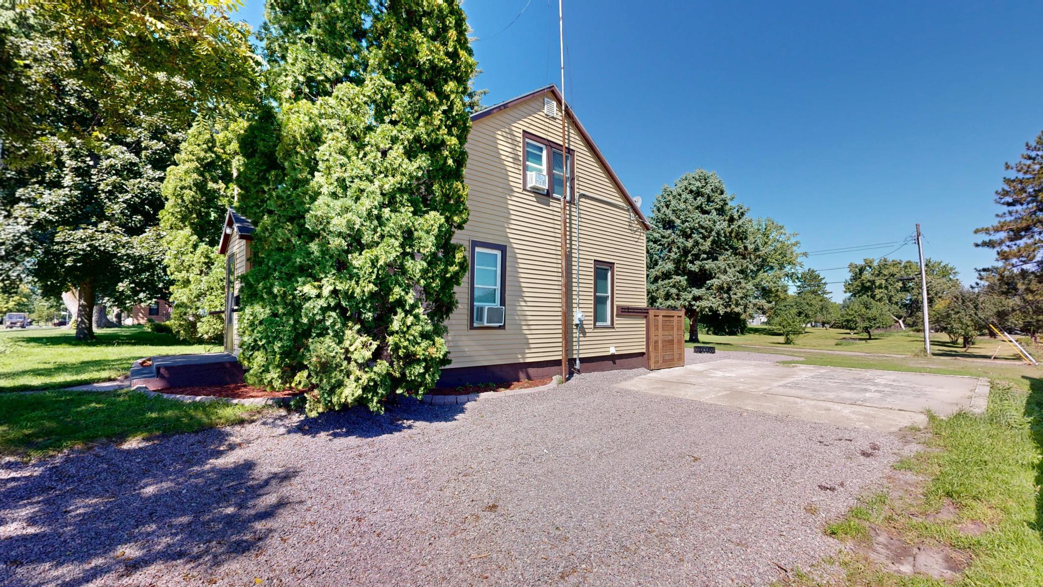 447 E Schlieman Avenue Property Photo 24