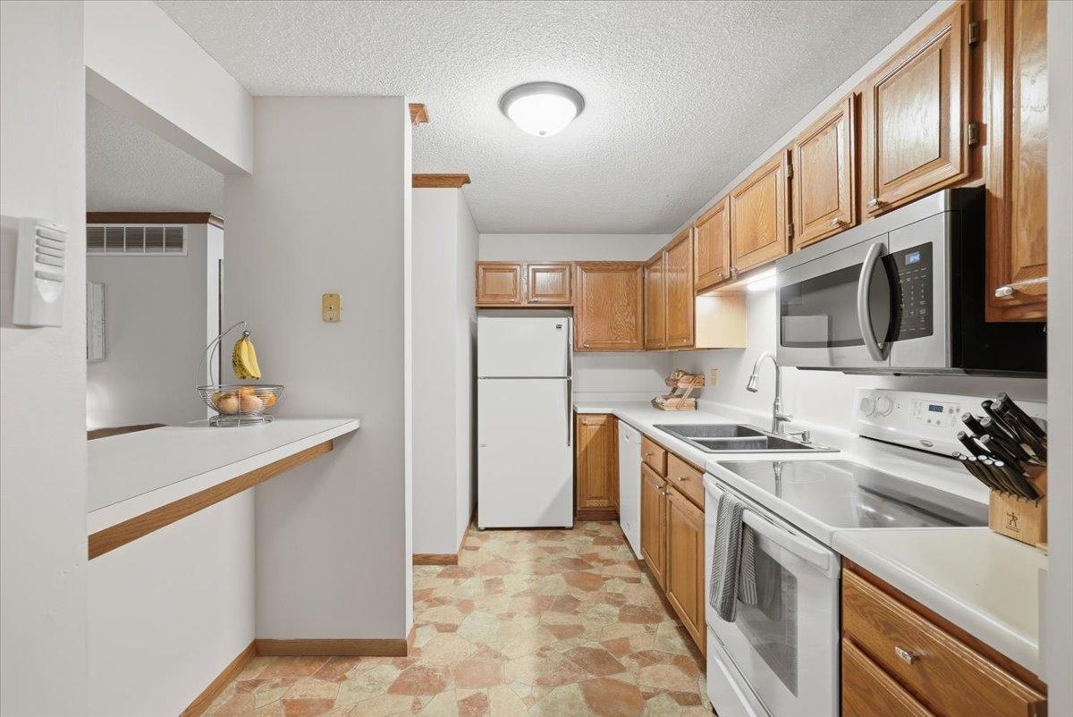 1381 Berry Ridge Road 404 Property Photo 5