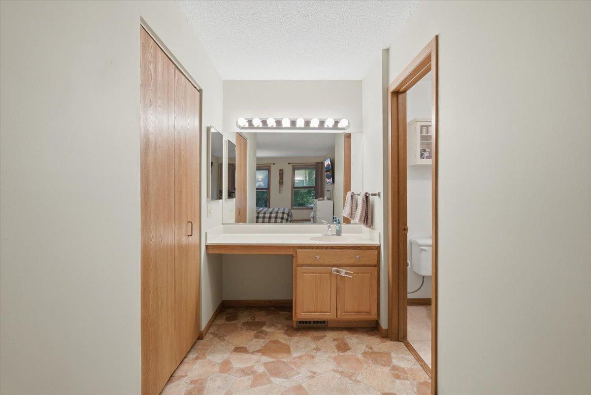 1381 Berry Ridge Road 404 Property Photo 15