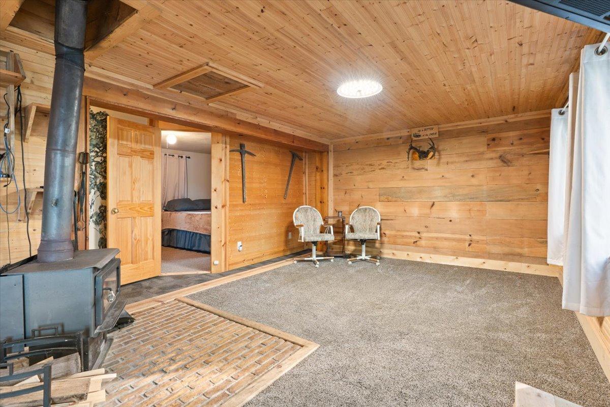 21165 Elkview Circle Property Photo 9