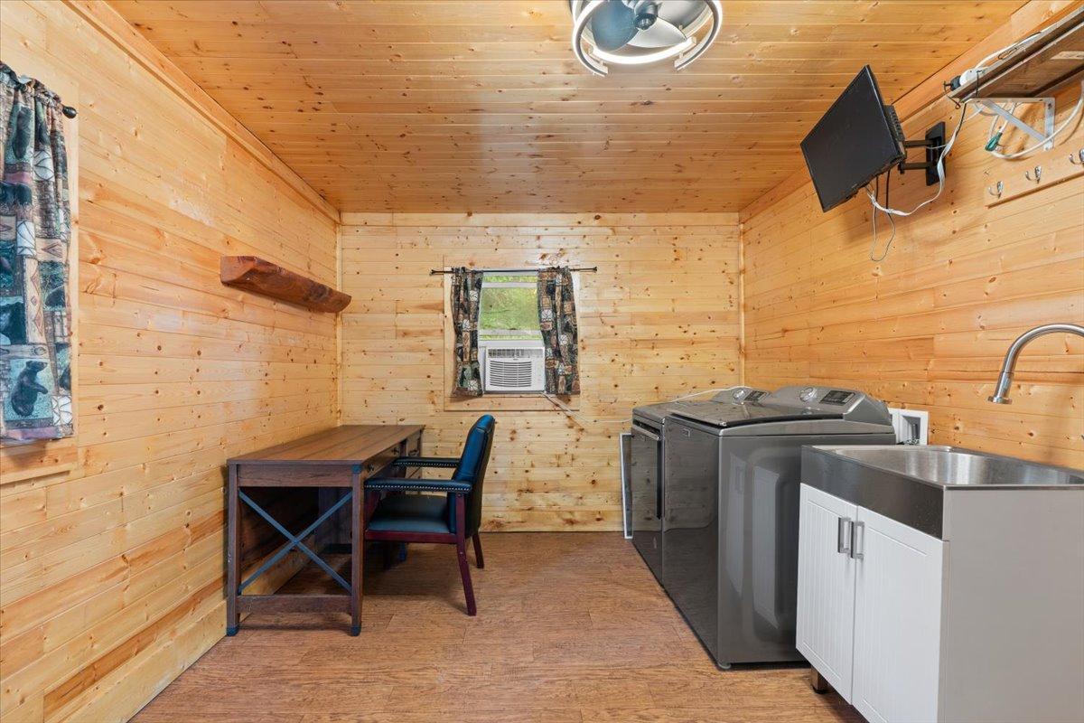 21165 Elkview Circle Property Photo 15