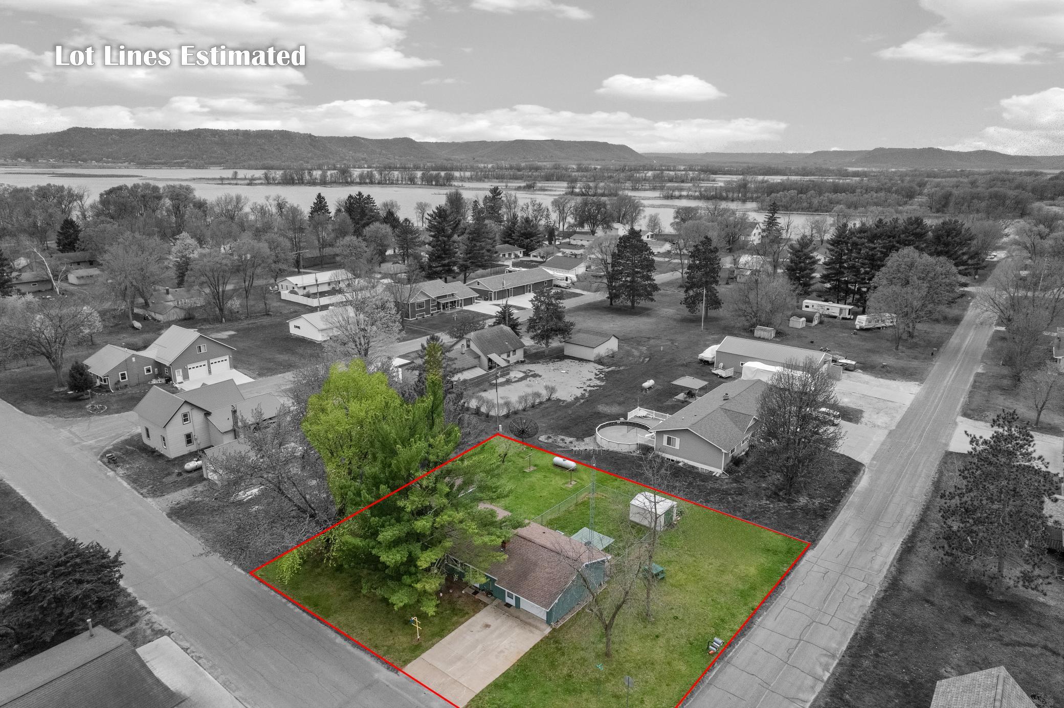 526 S Herman Street Property Photo 3