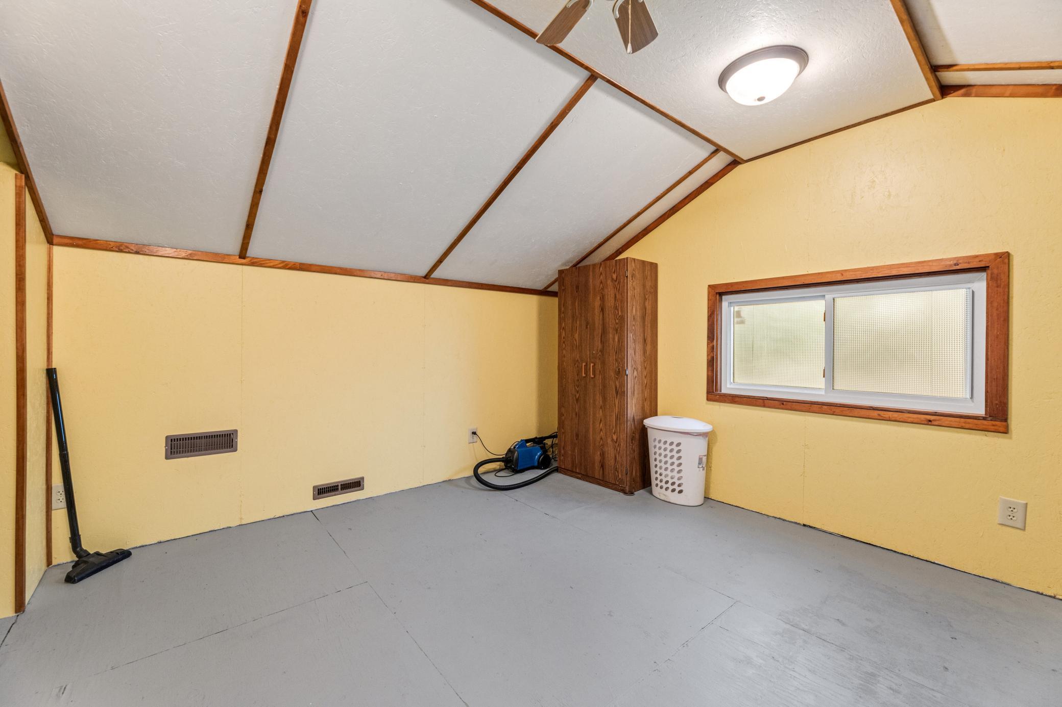 526 S Herman Street Property Photo 13