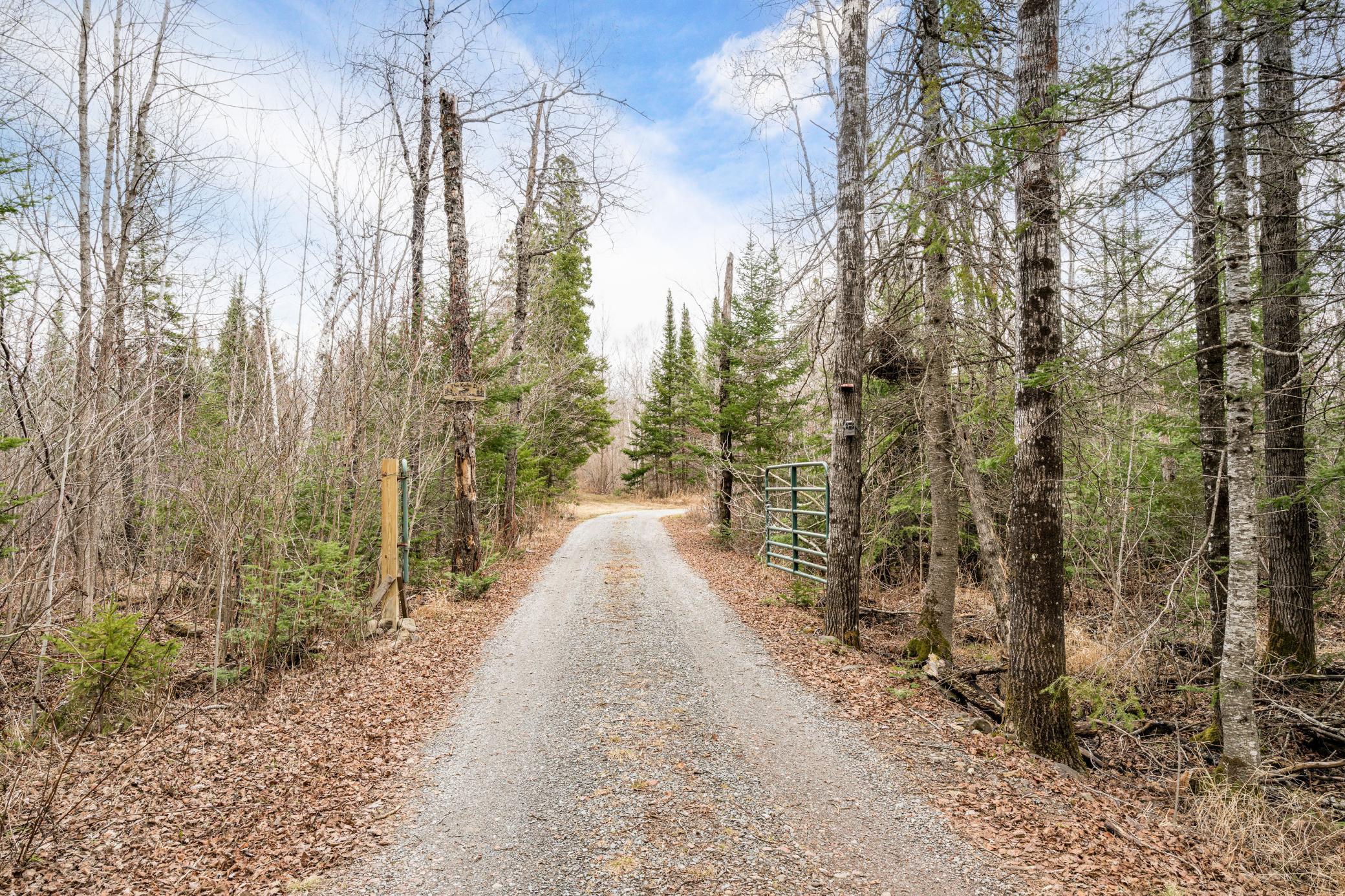 4598 Mcalpine Spur Road Property Photo 5