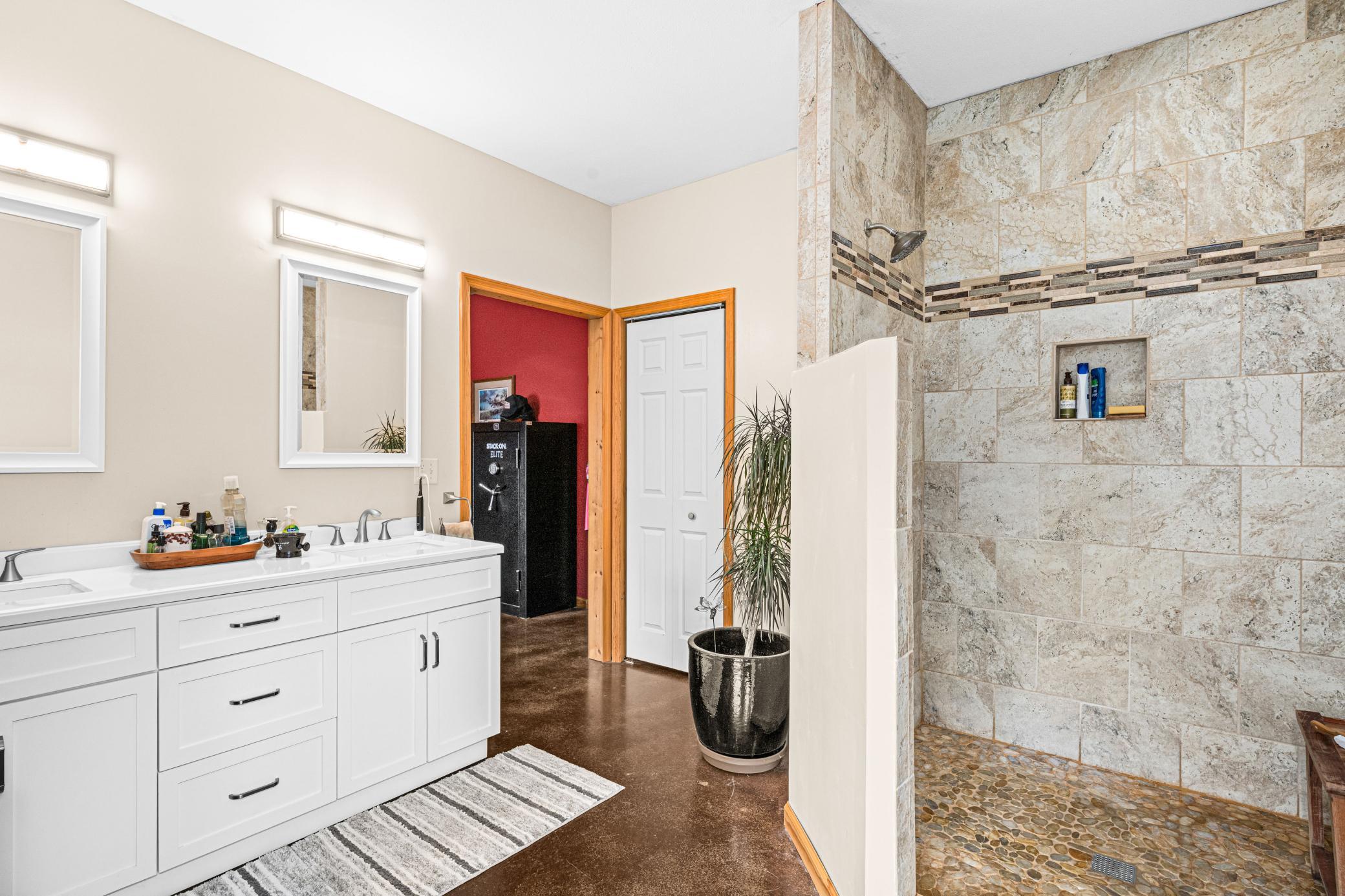 4598 Mcalpine Spur Road Property Photo 19