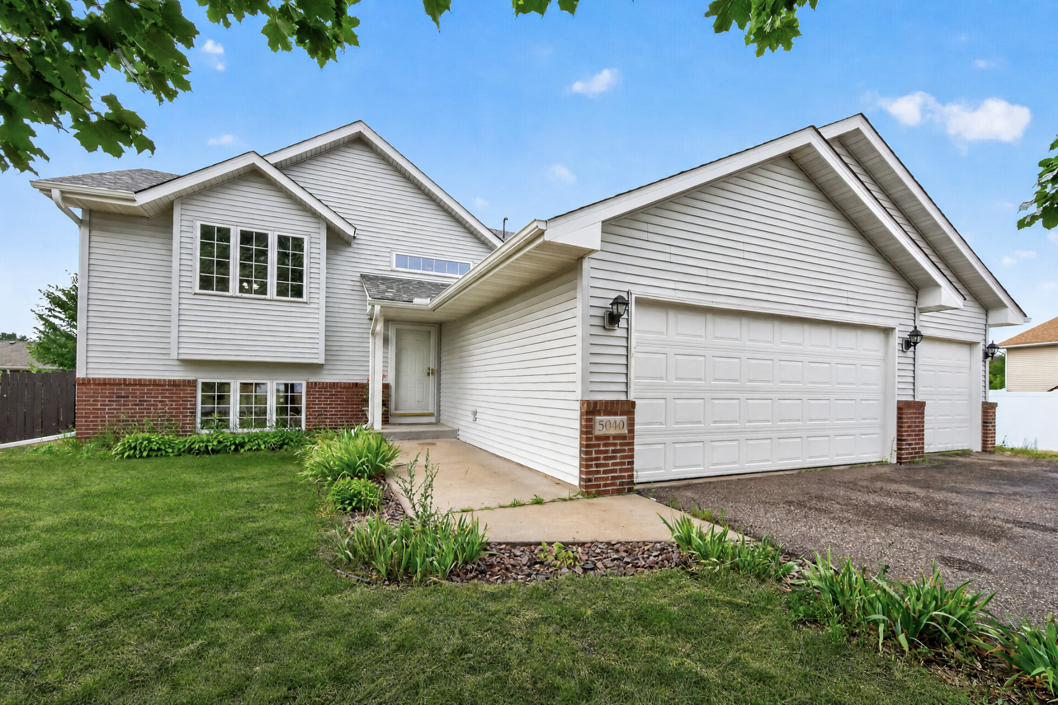 5040 Edinburgh Way Property Photo 1